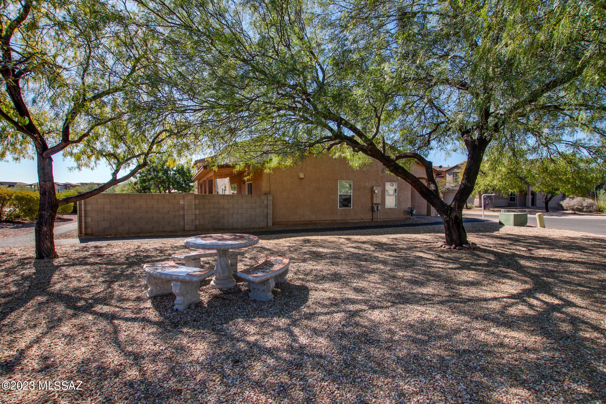 8440 N Placita De Los Laureles
