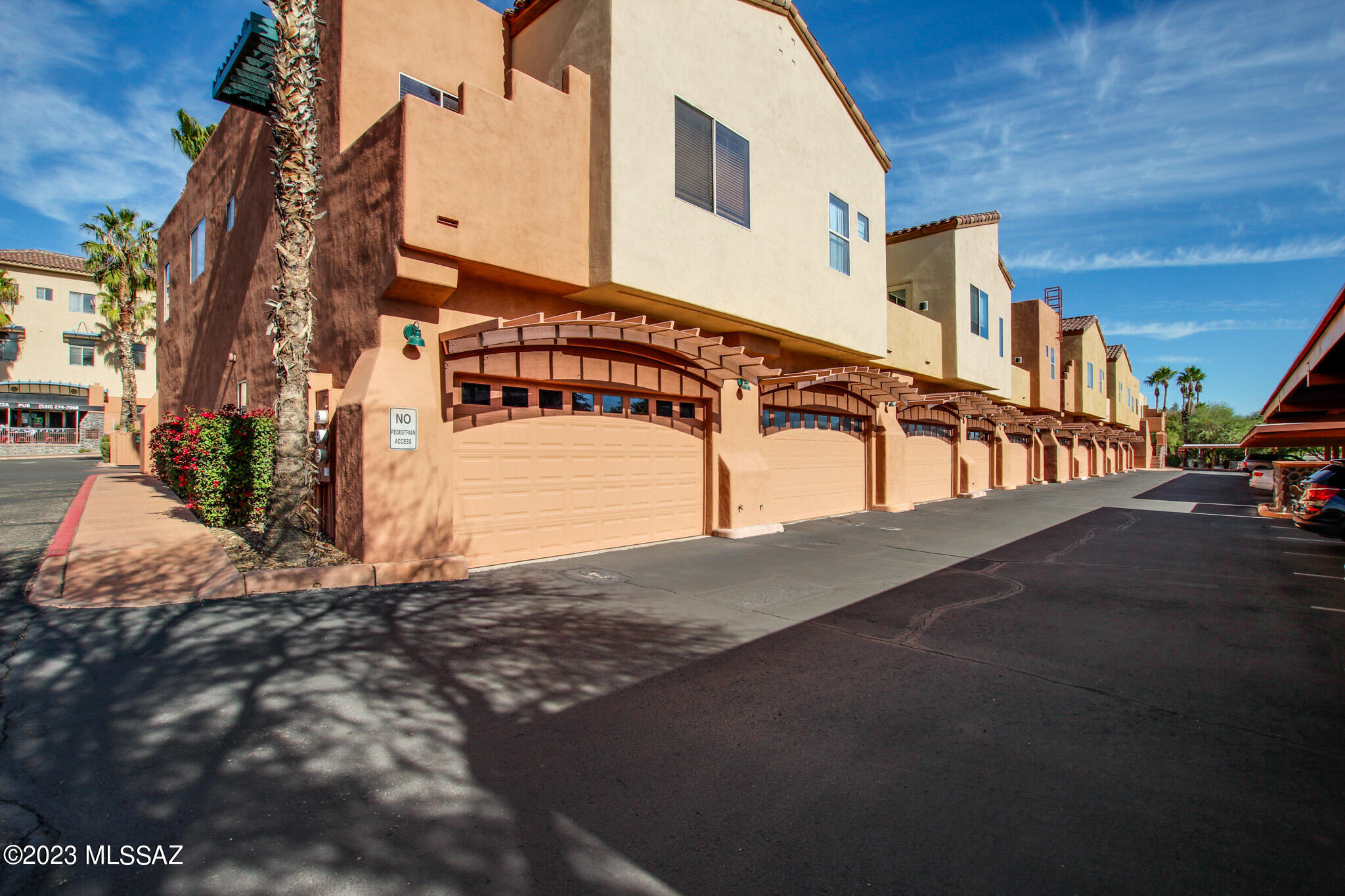 446 N Campbell Avenue Unit: 5102
