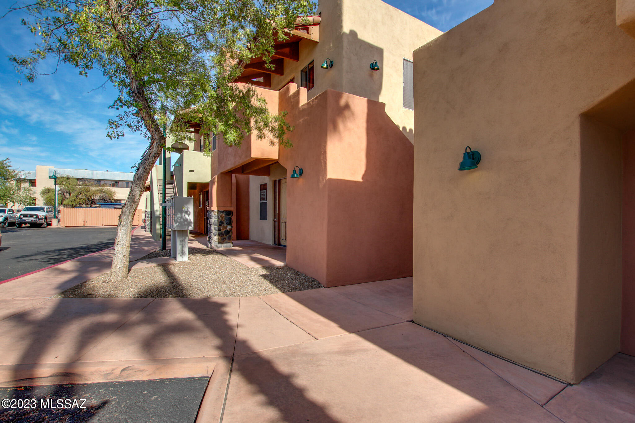 446 N Campbell Avenue Unit: 5102