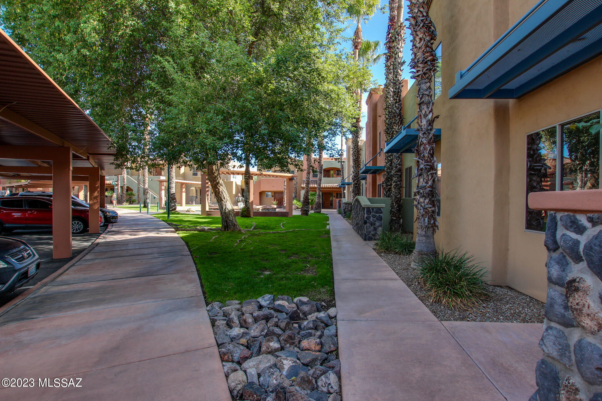 446 N Campbell Avenue Unit: 5102