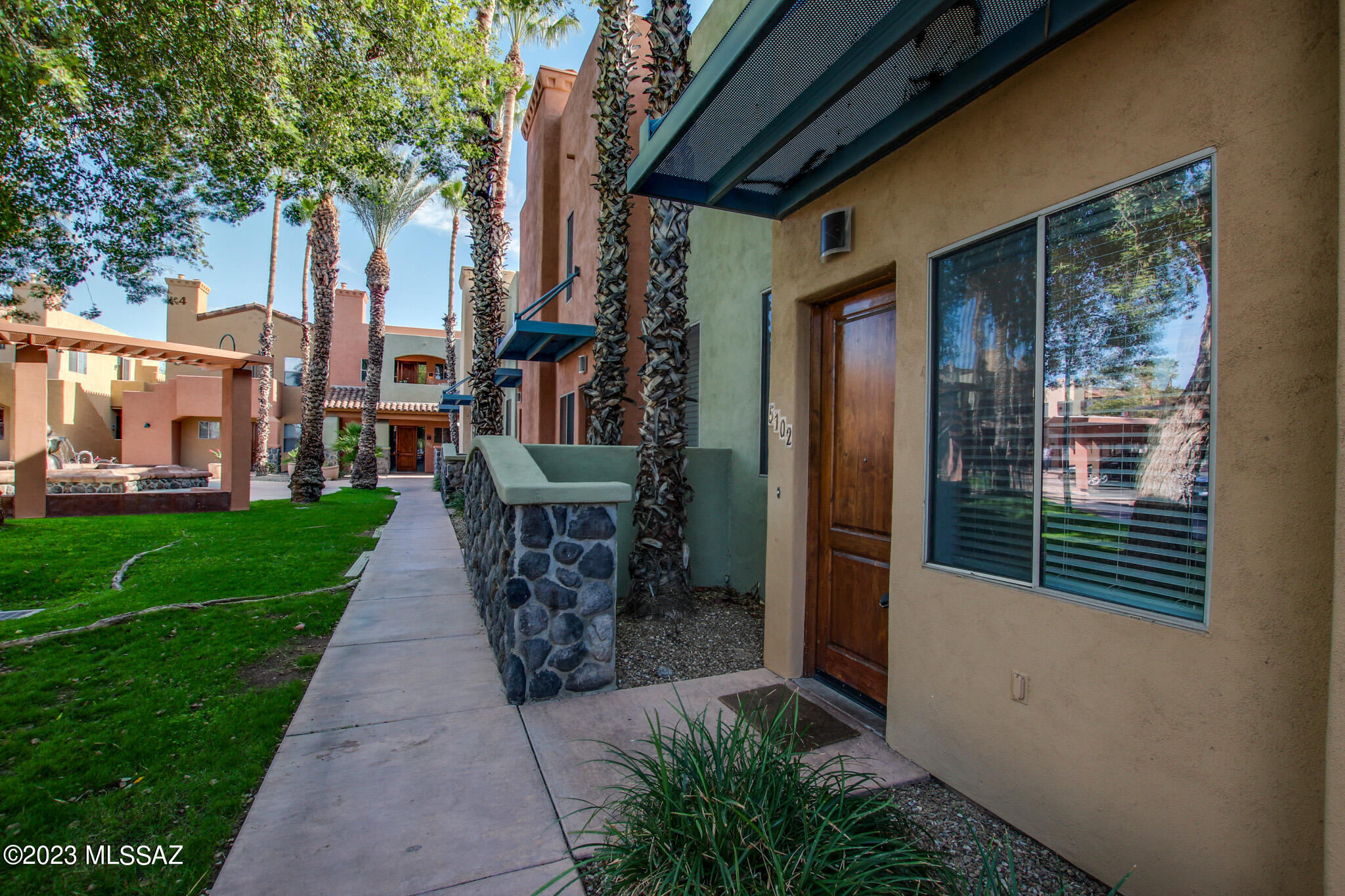 446 N Campbell Avenue Unit: 5102