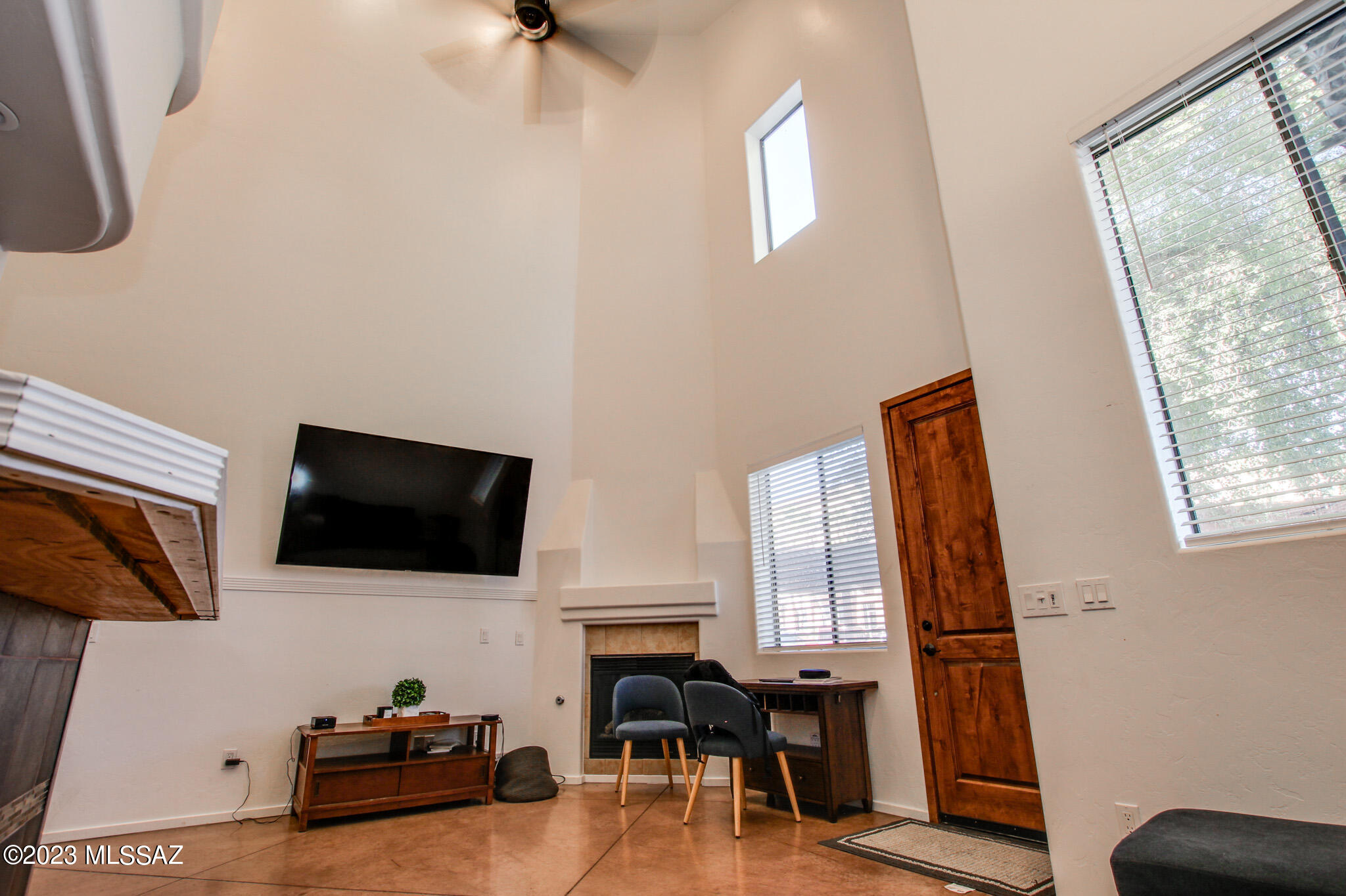 446 N Campbell Avenue Unit: 5102