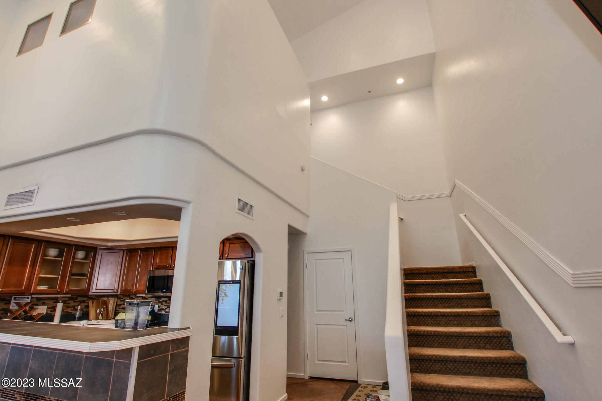 446 N Campbell Avenue Unit: 5102