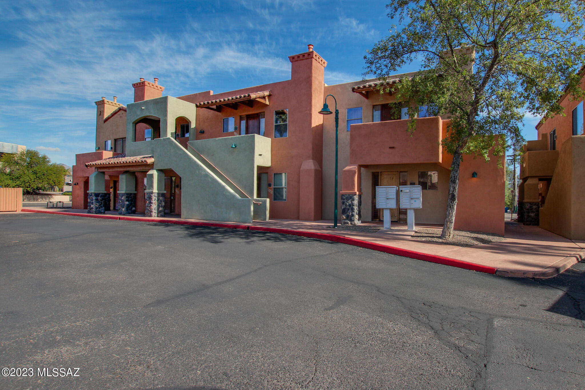 446 N Campbell Avenue Unit: 5102