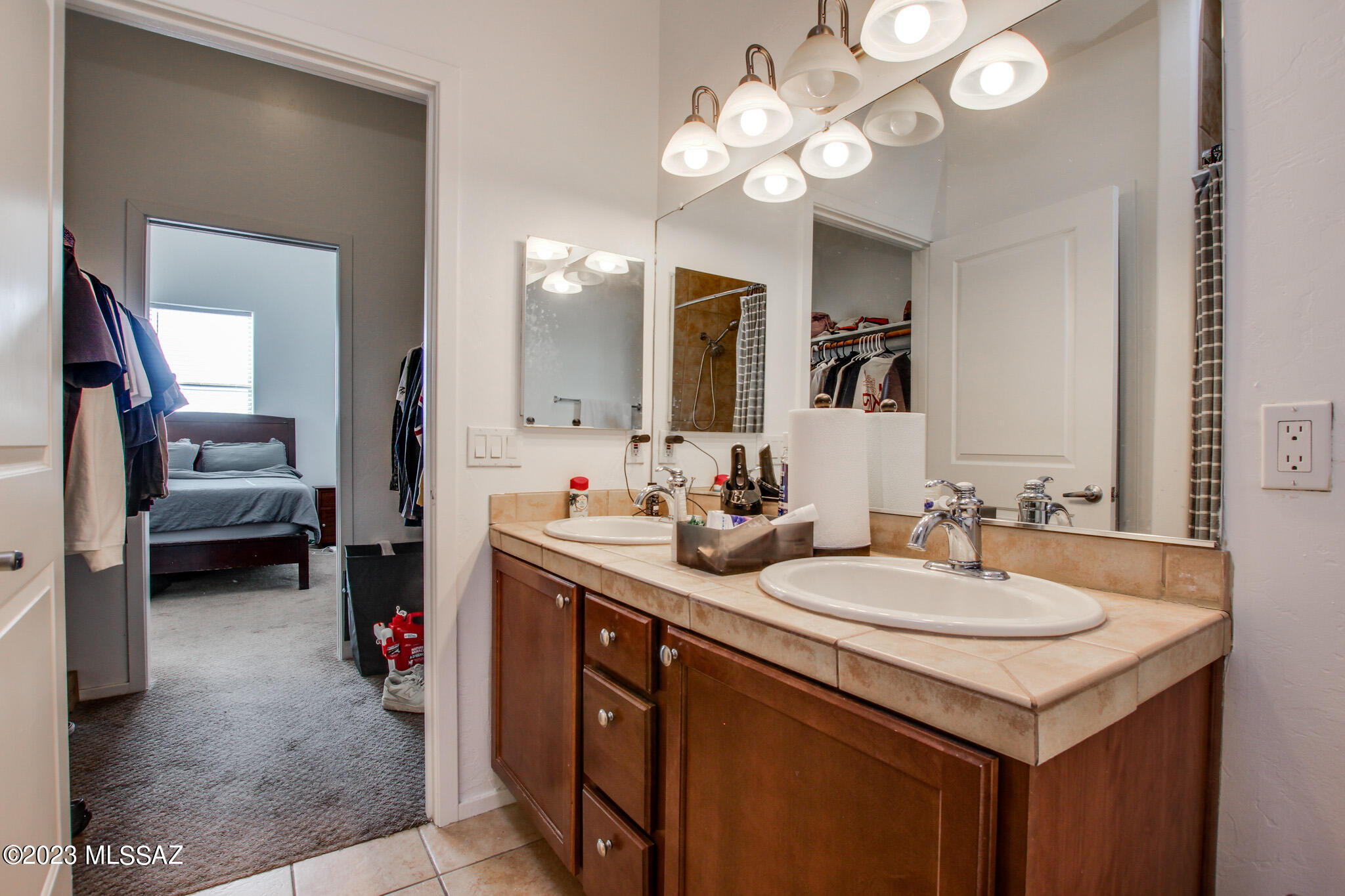 446 N Campbell Avenue Unit: 5102