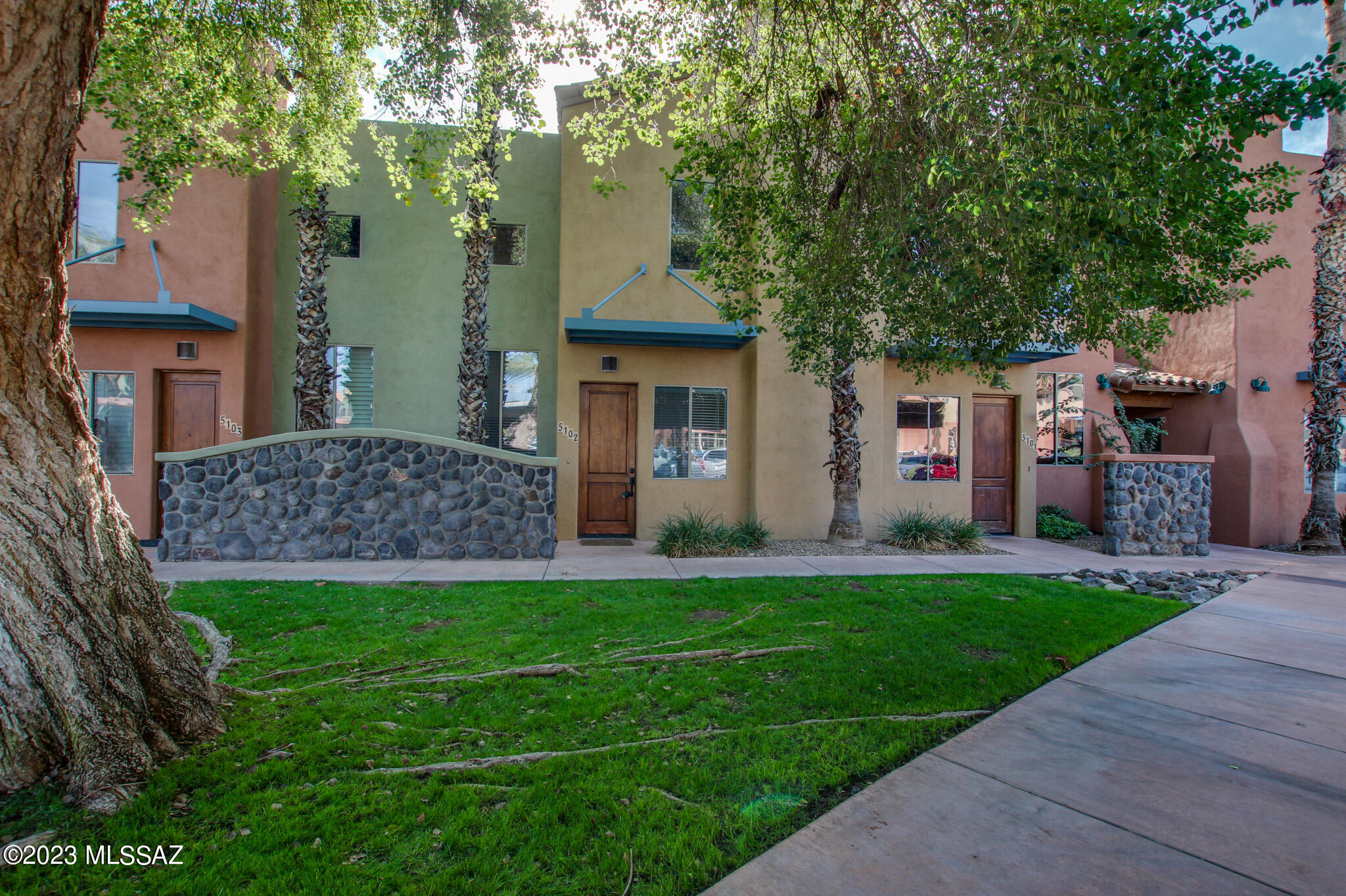 446 N Campbell Avenue Unit: 5102
