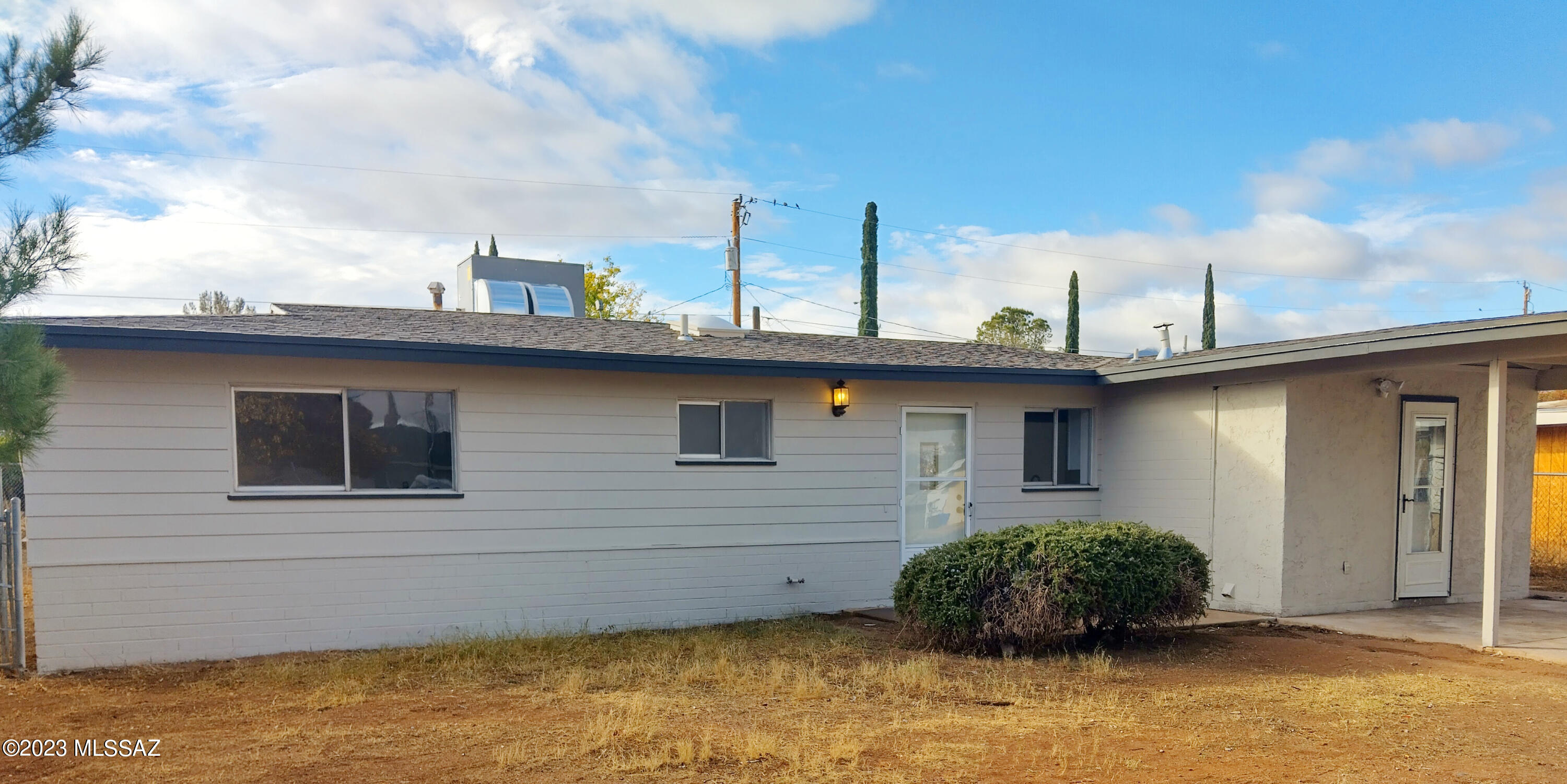 42 W James Place