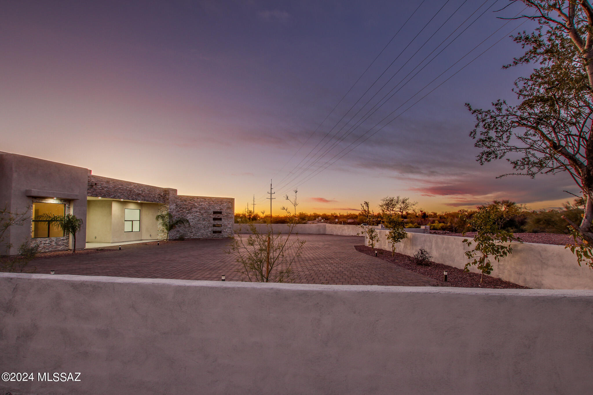 2275 W Lambert Lane