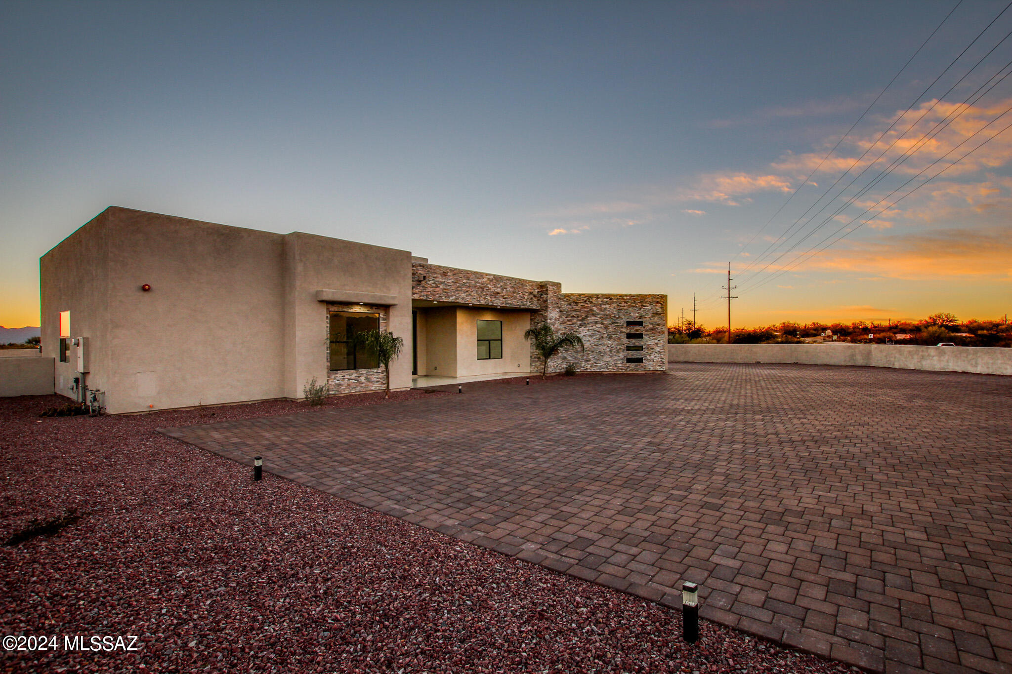 2275 W Lambert Lane