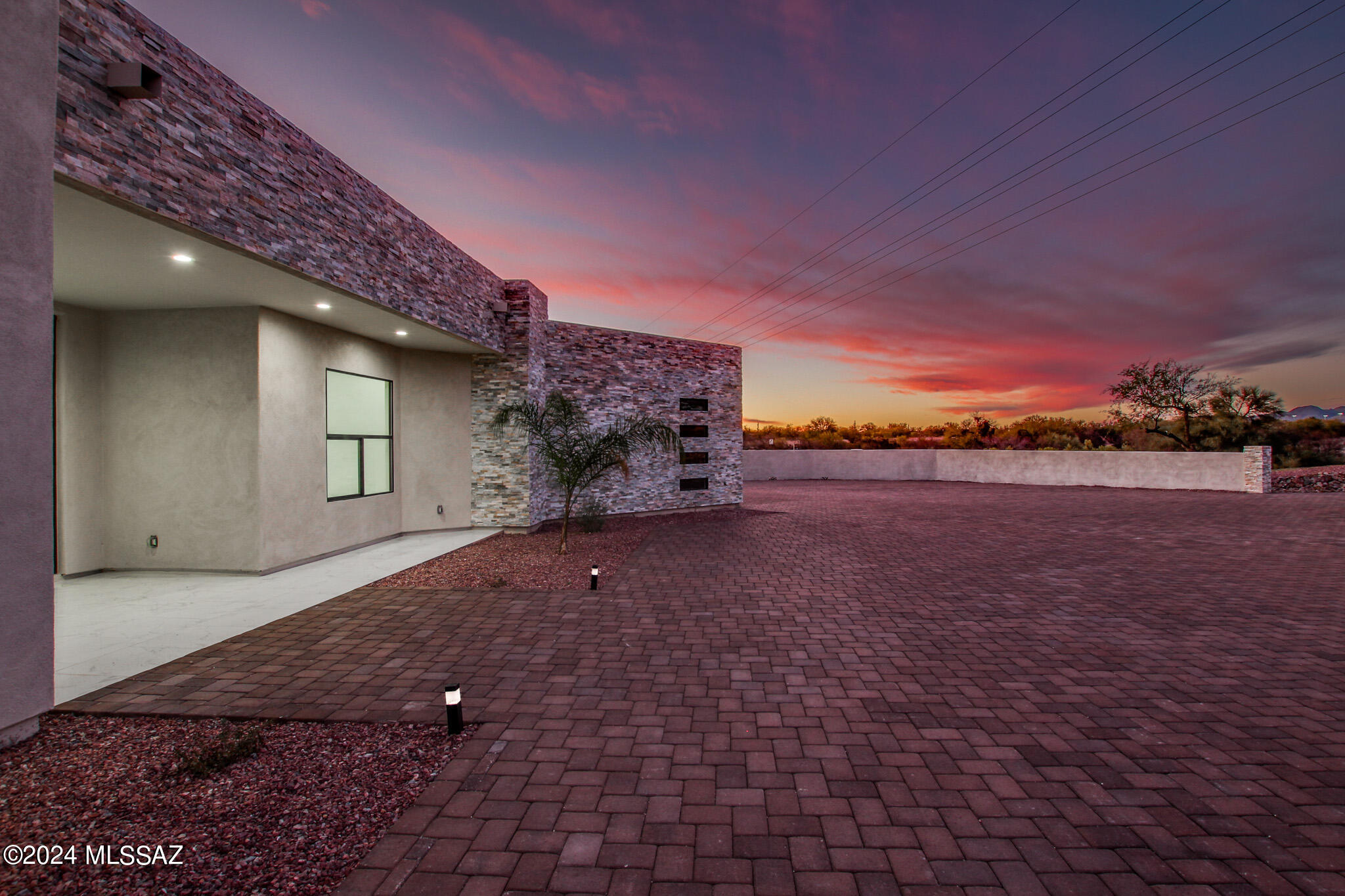 2275 W Lambert Lane