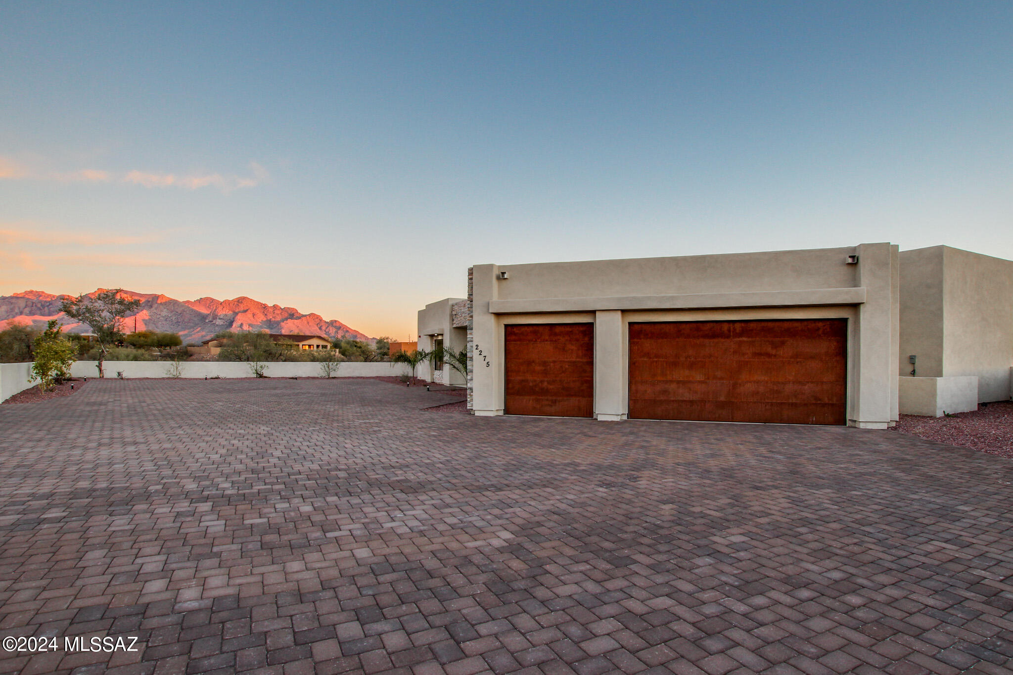 2275 W Lambert Lane