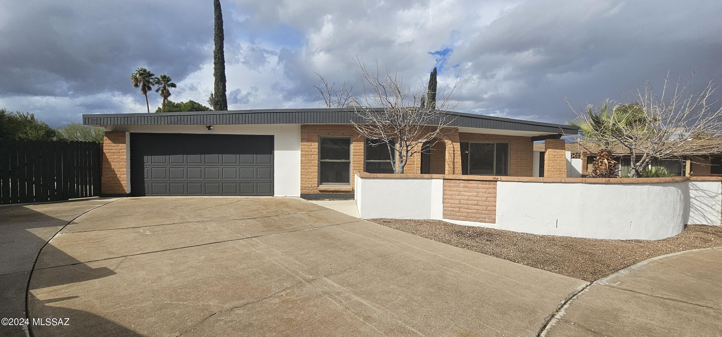 781 N Bonanza Avenue