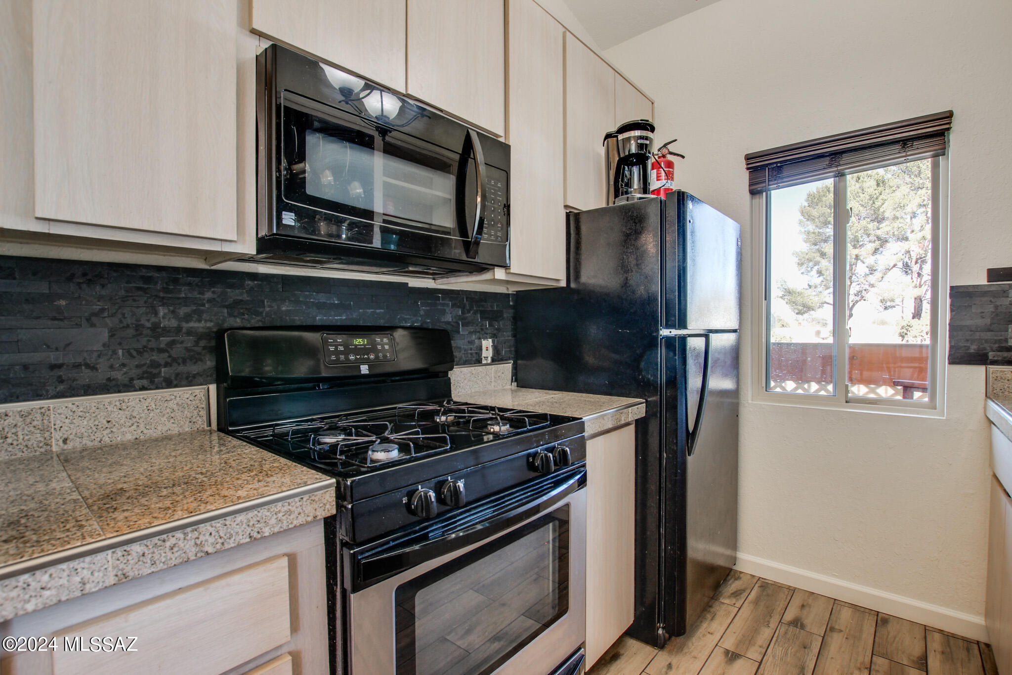 828 S Langley Avenue Unit: 201