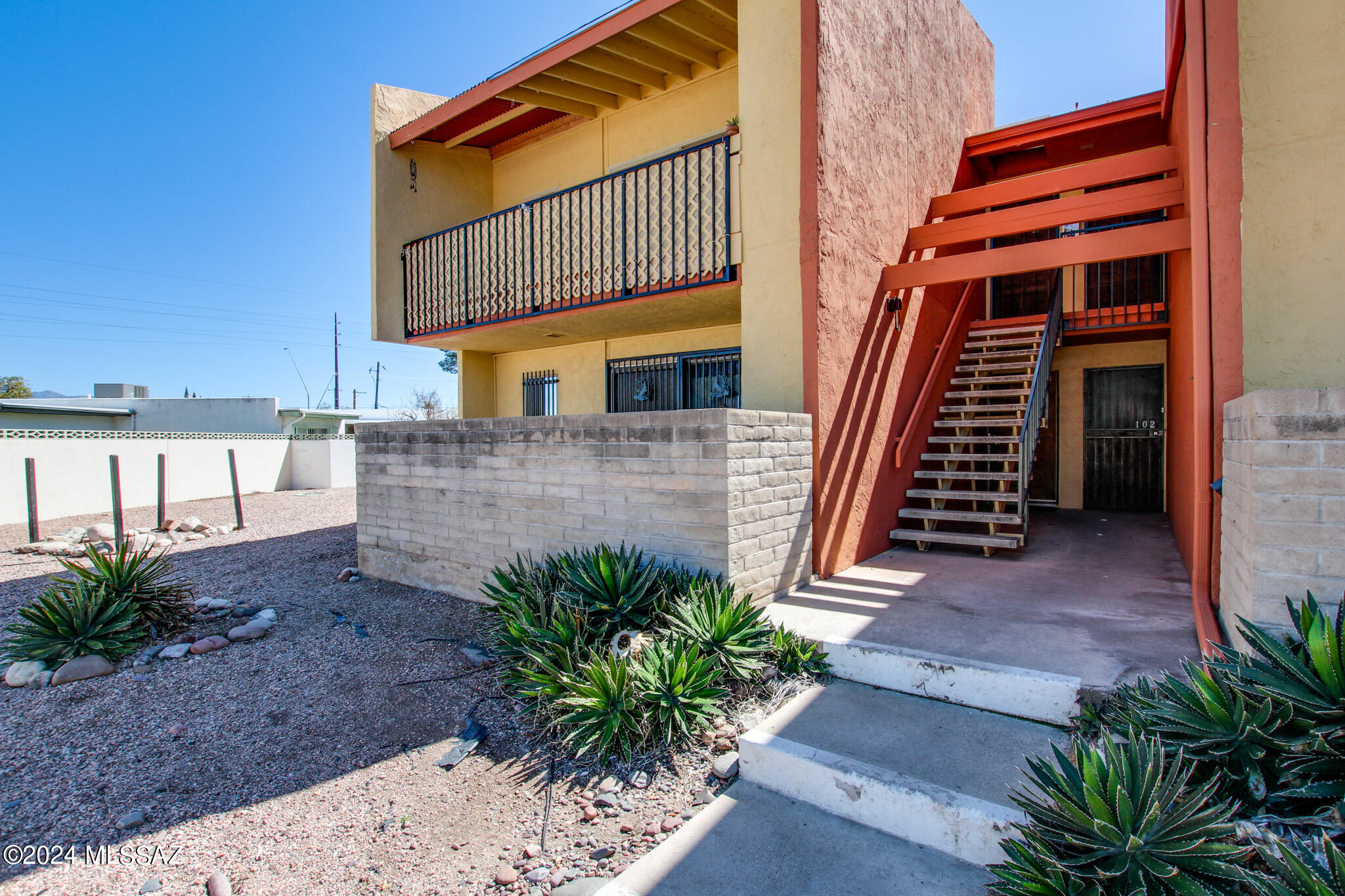 828 S Langley Avenue Unit: 201