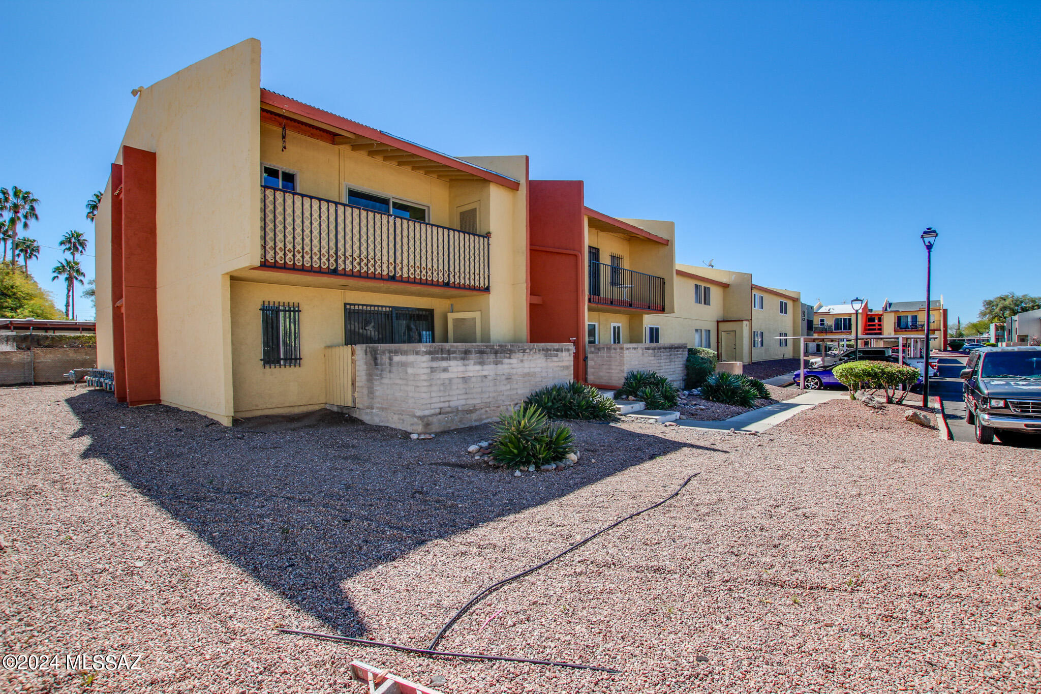 828 S Langley Avenue Unit: 201