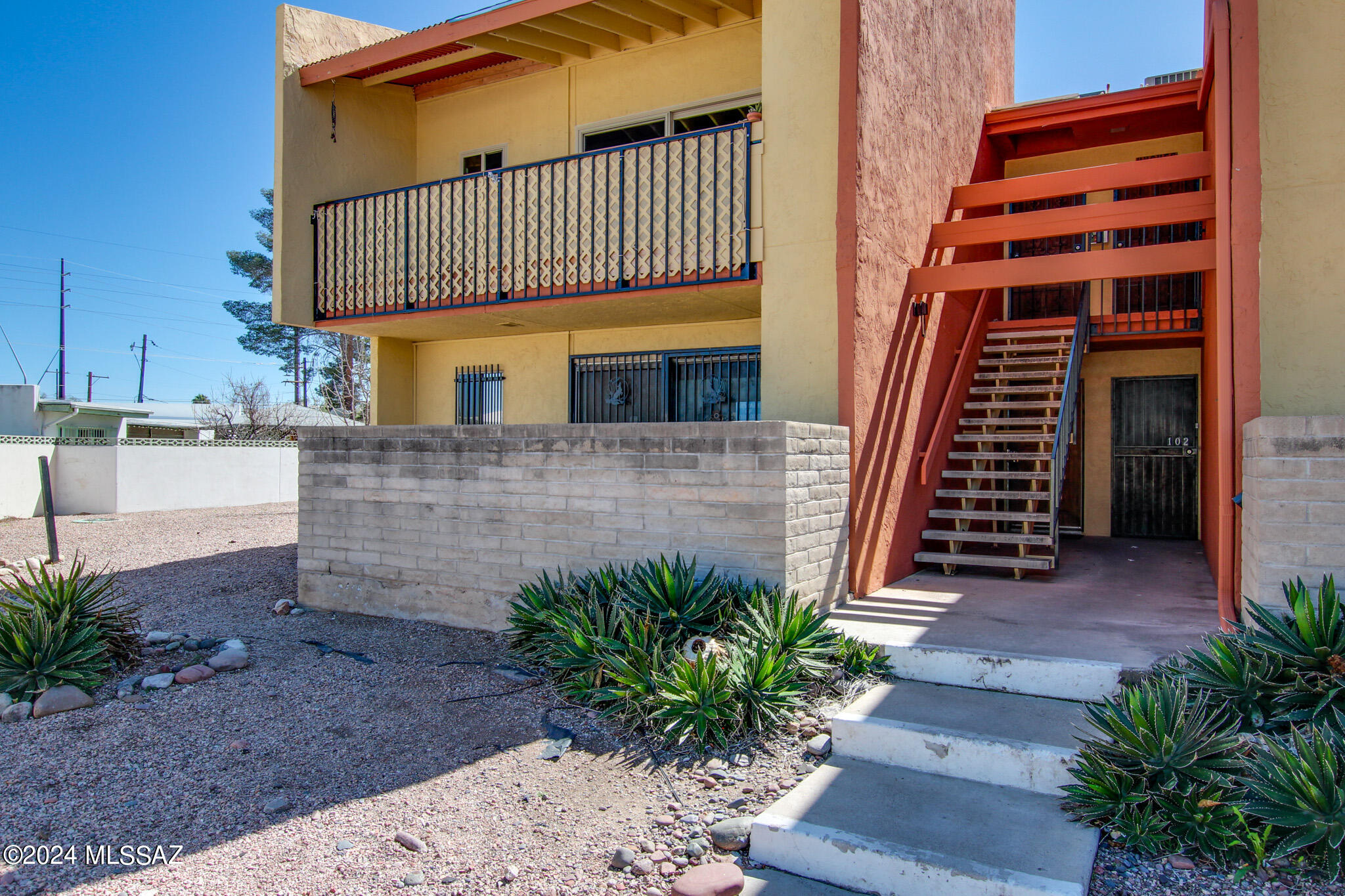 828 S Langley Avenue Unit: 201