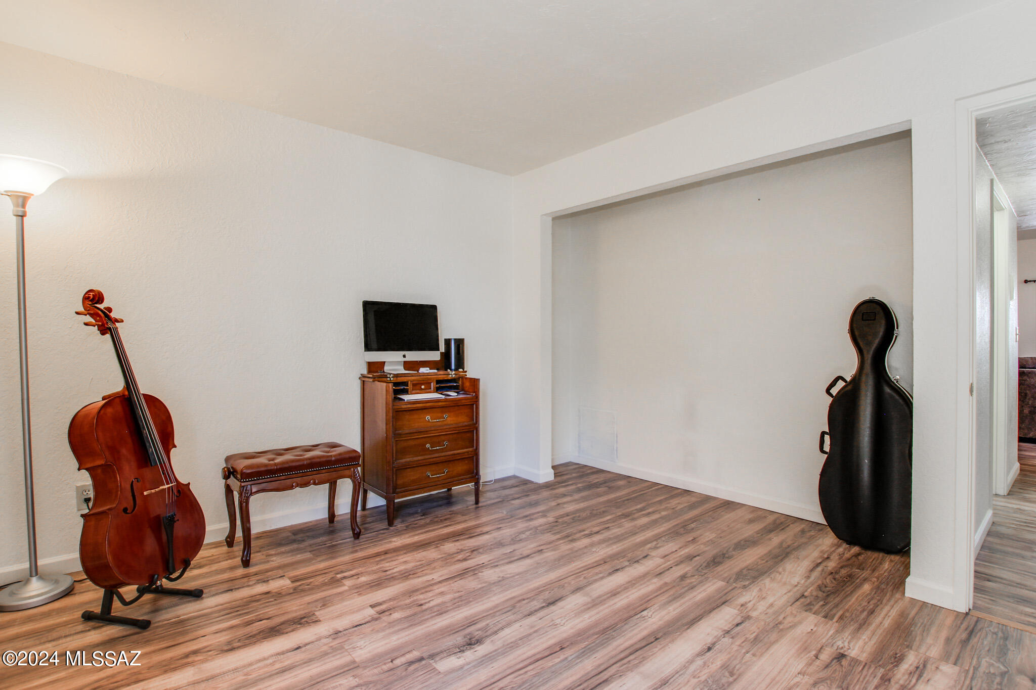 828 S Langley Avenue Unit: 201