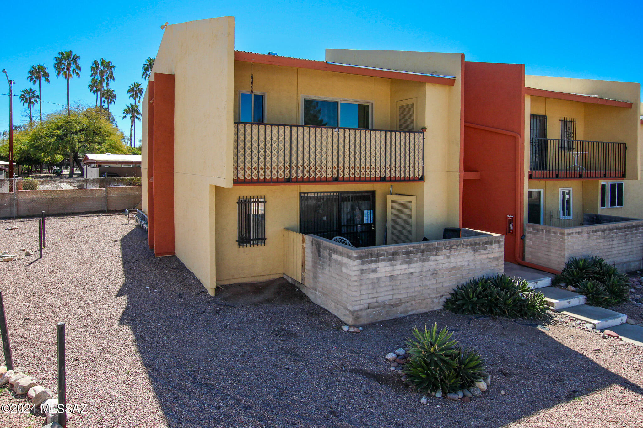 828 S Langley Avenue Unit: 201