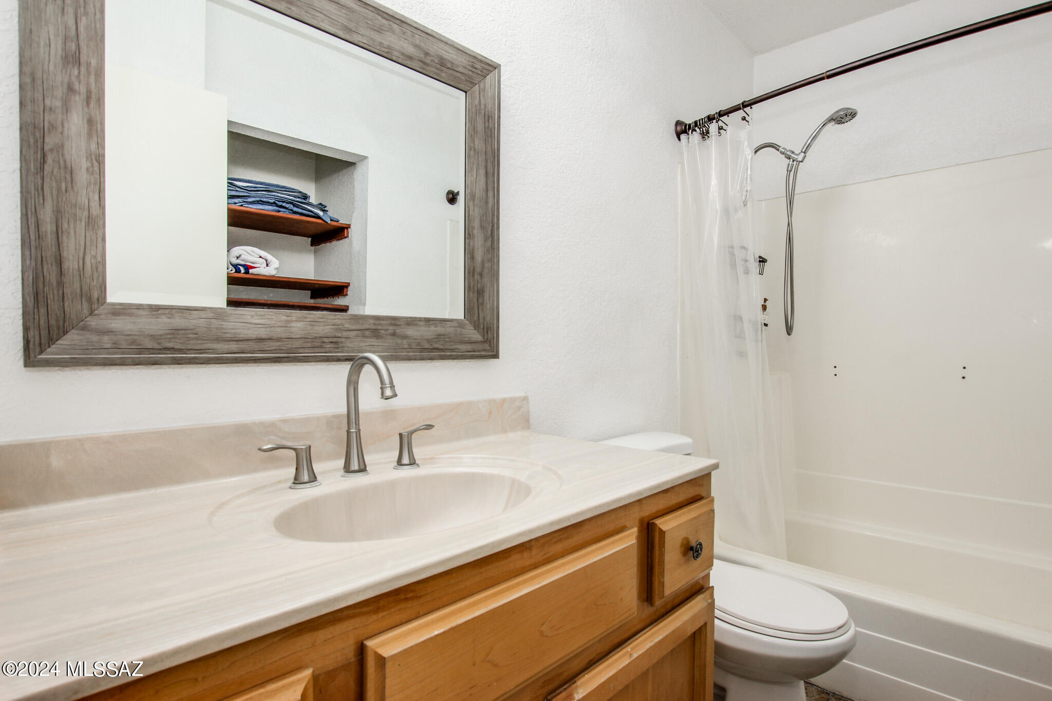 828 S Langley Avenue Unit: 201