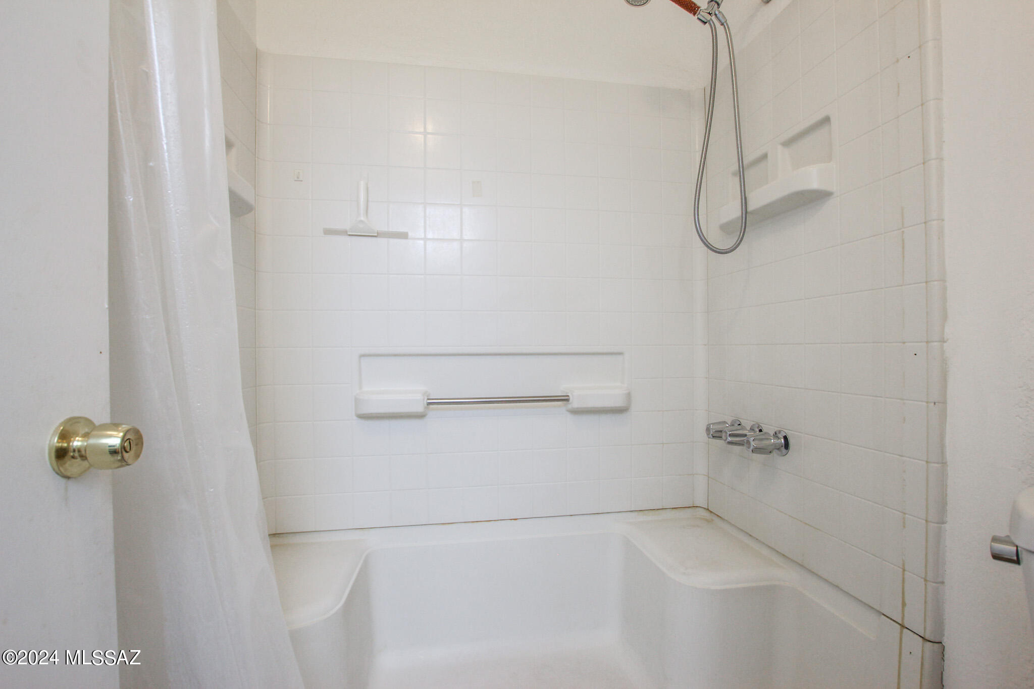 828 S Langley Avenue Unit: 201