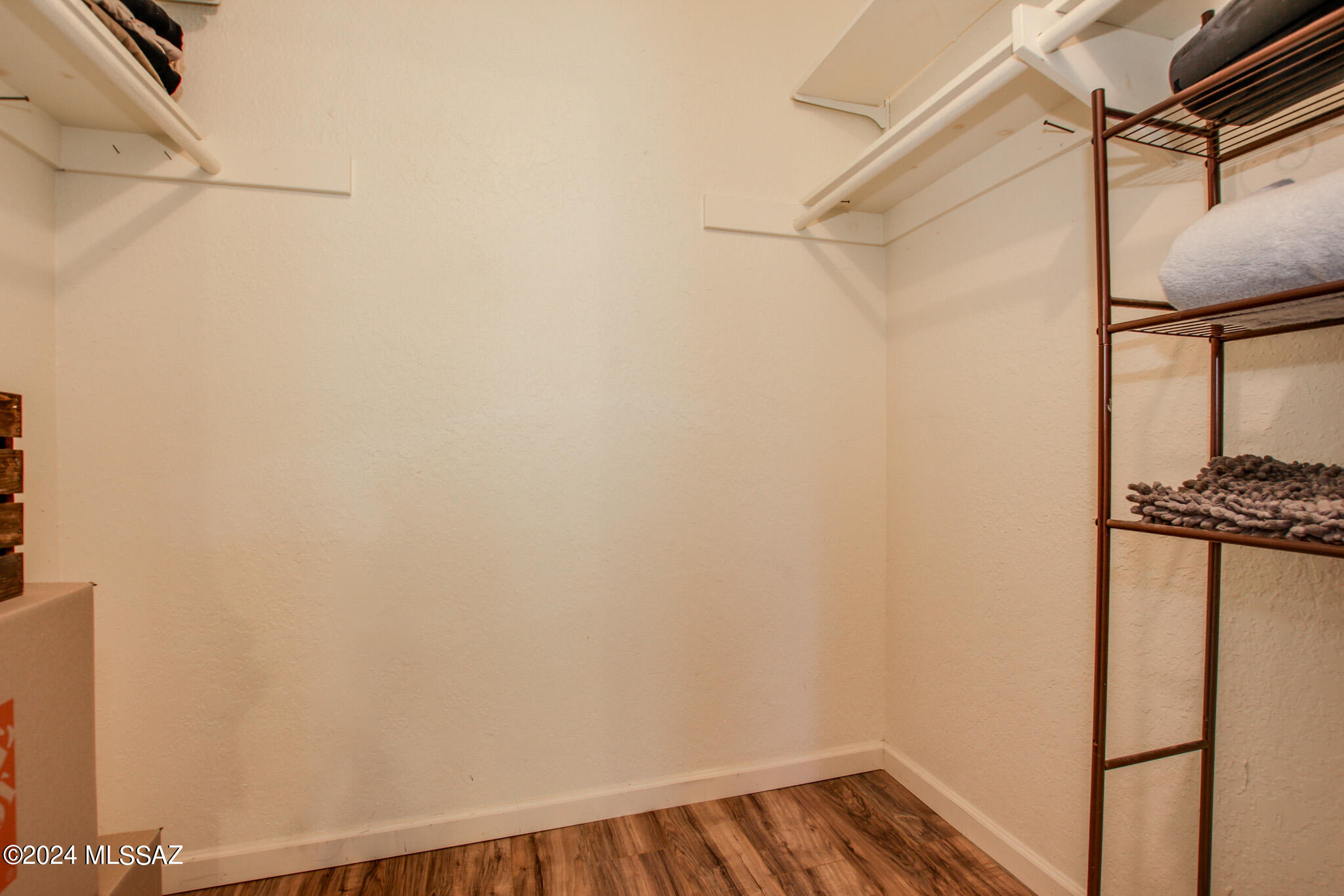 828 S Langley Avenue Unit: 201
