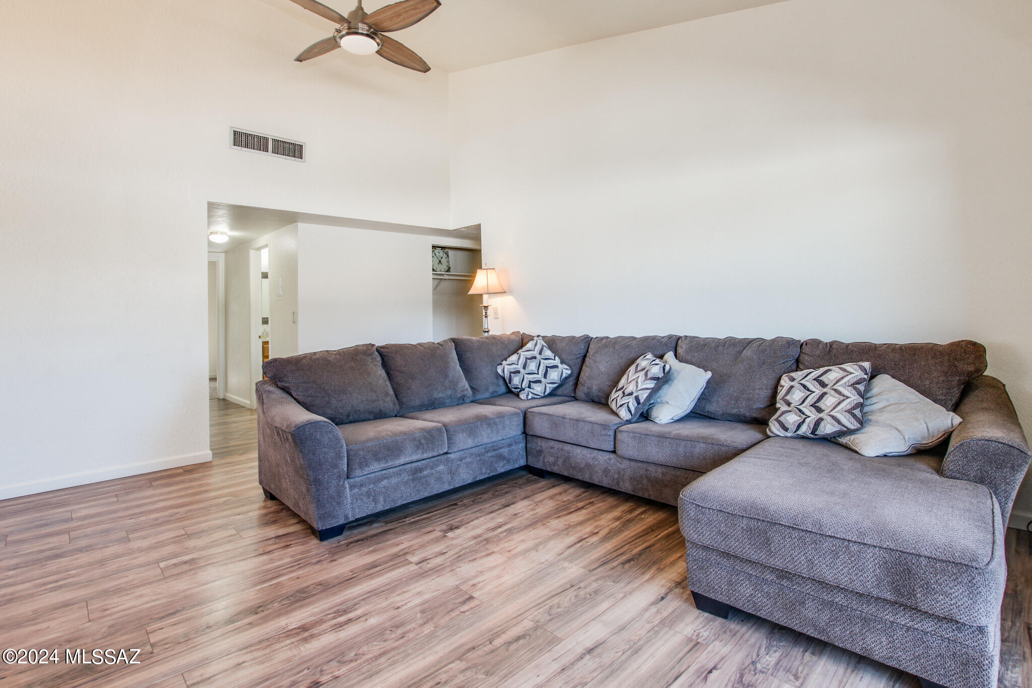 828 S Langley Avenue Unit: 201