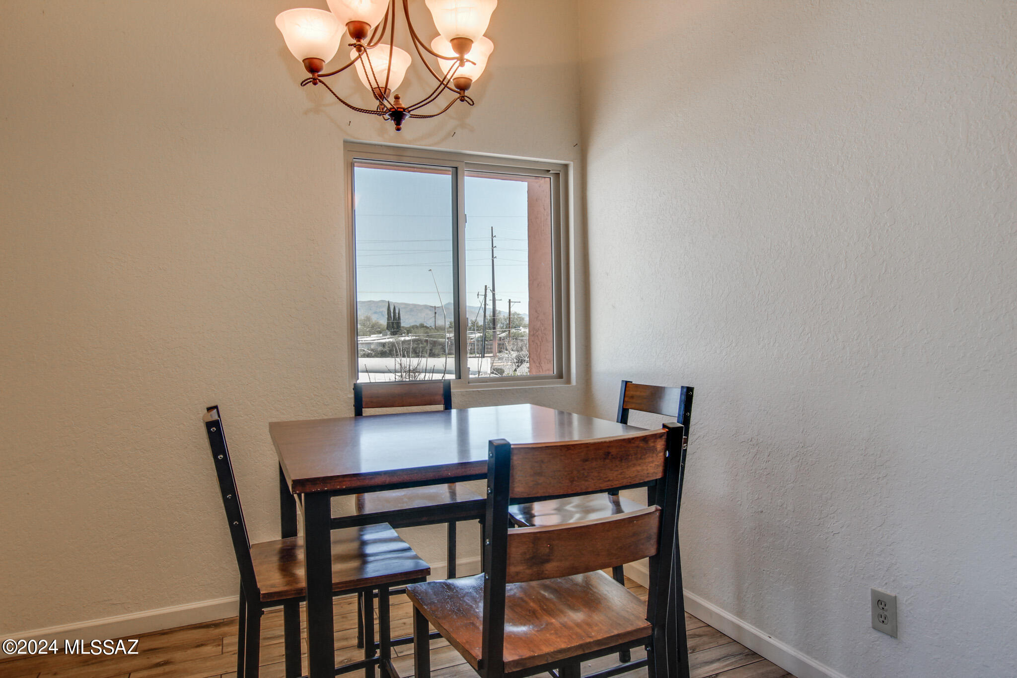 828 S Langley Avenue Unit: 201