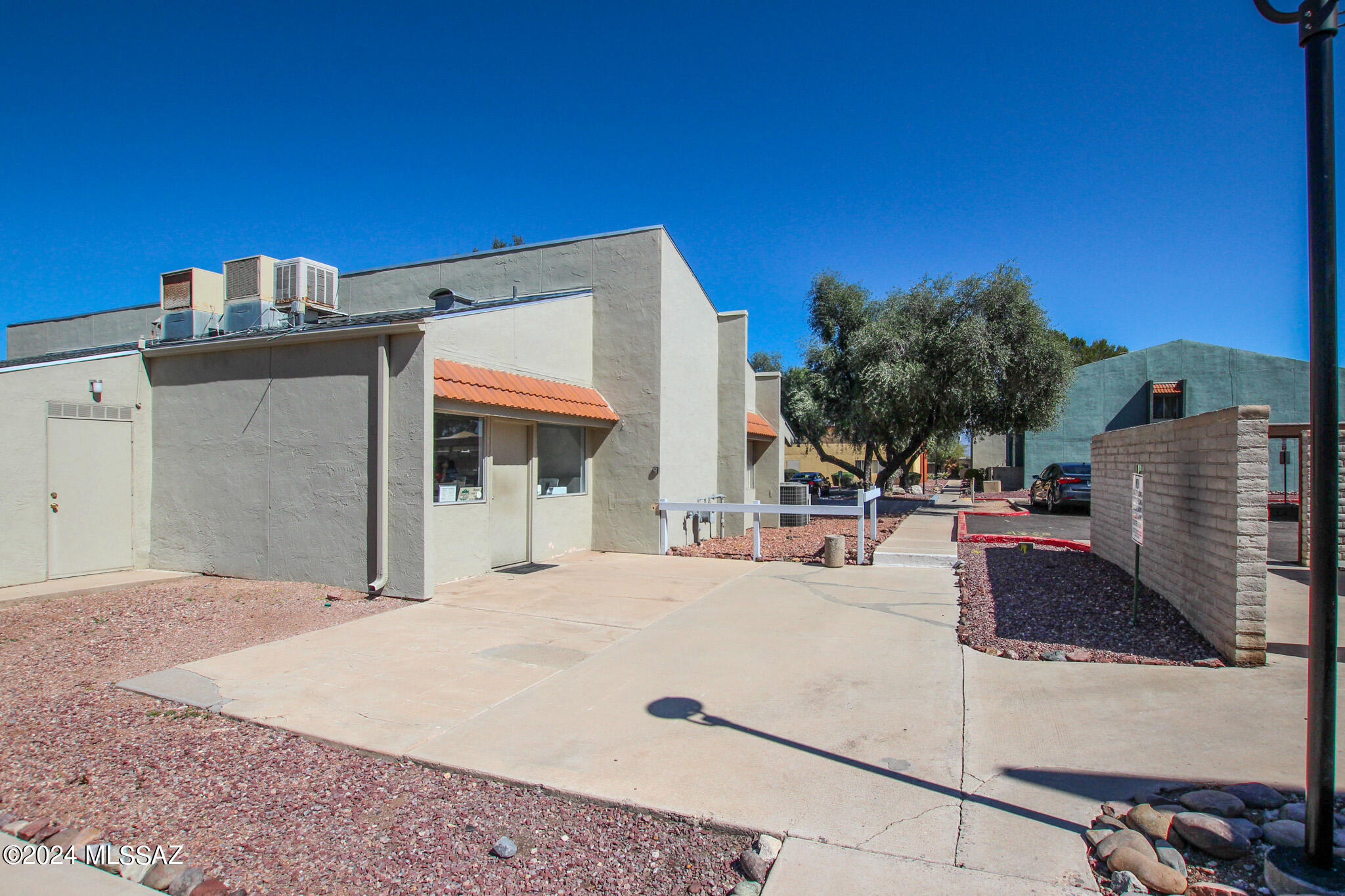 828 S Langley Avenue Unit: 201