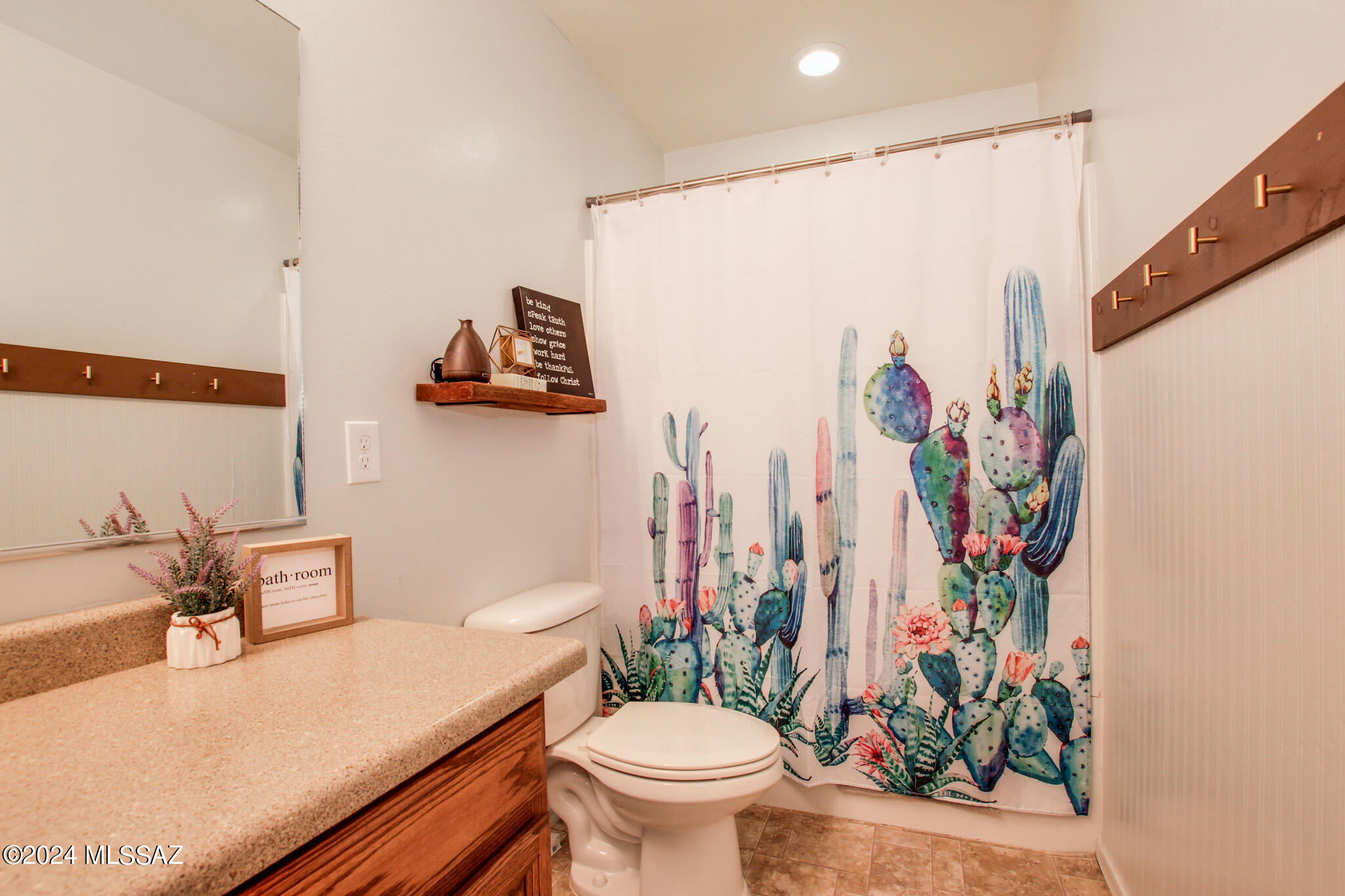868 W Placita Pozanco