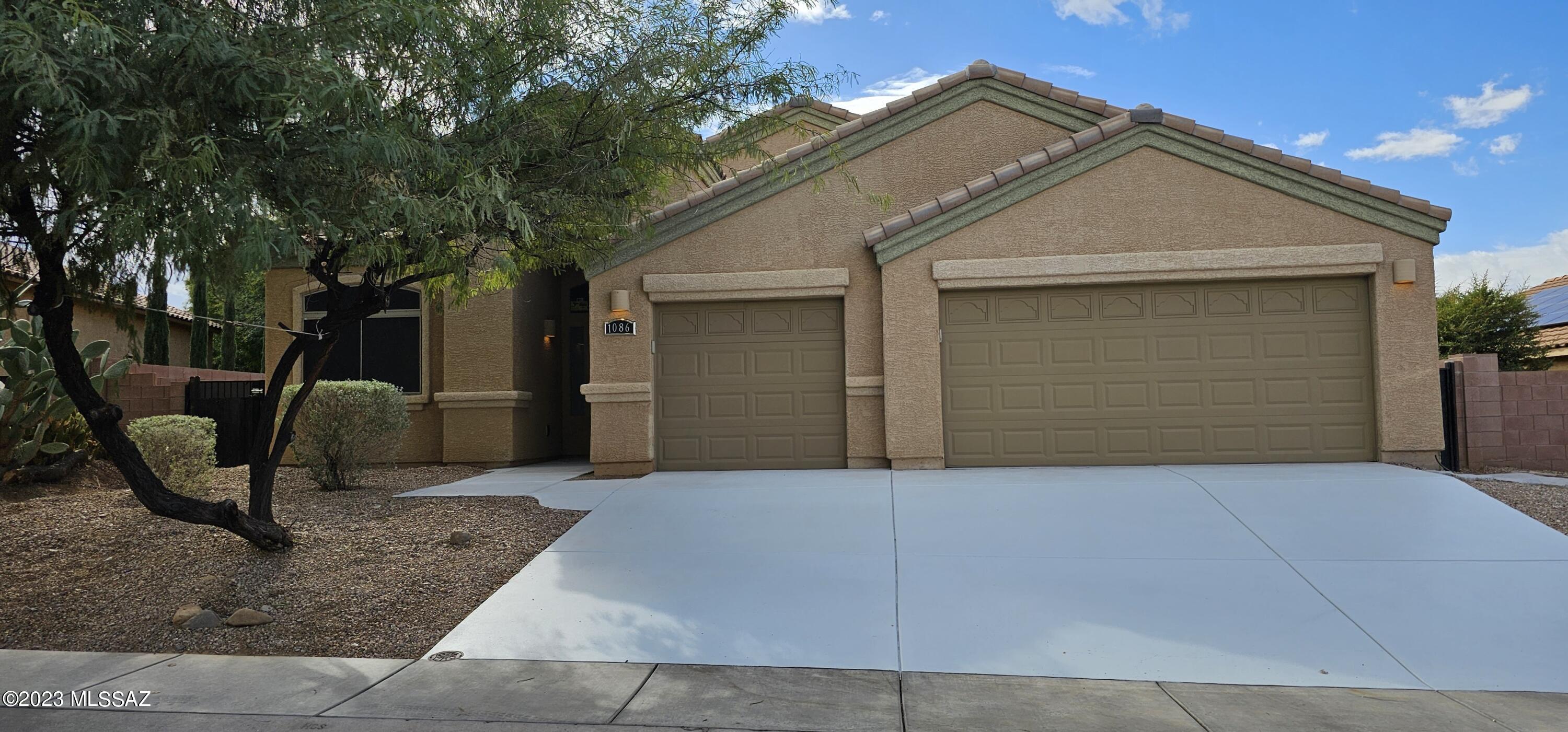 1086 E Mud Spring Canyon Lane
