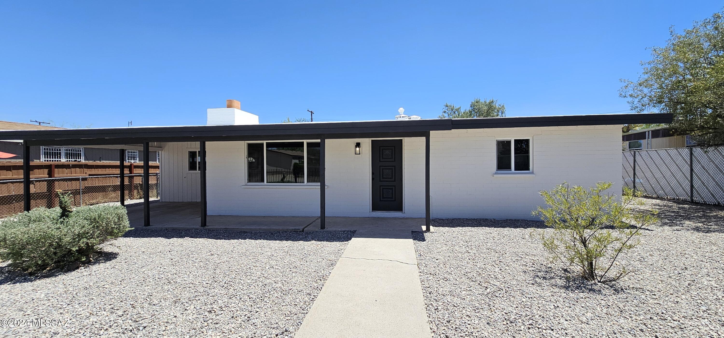 2671 W Alvaro Road