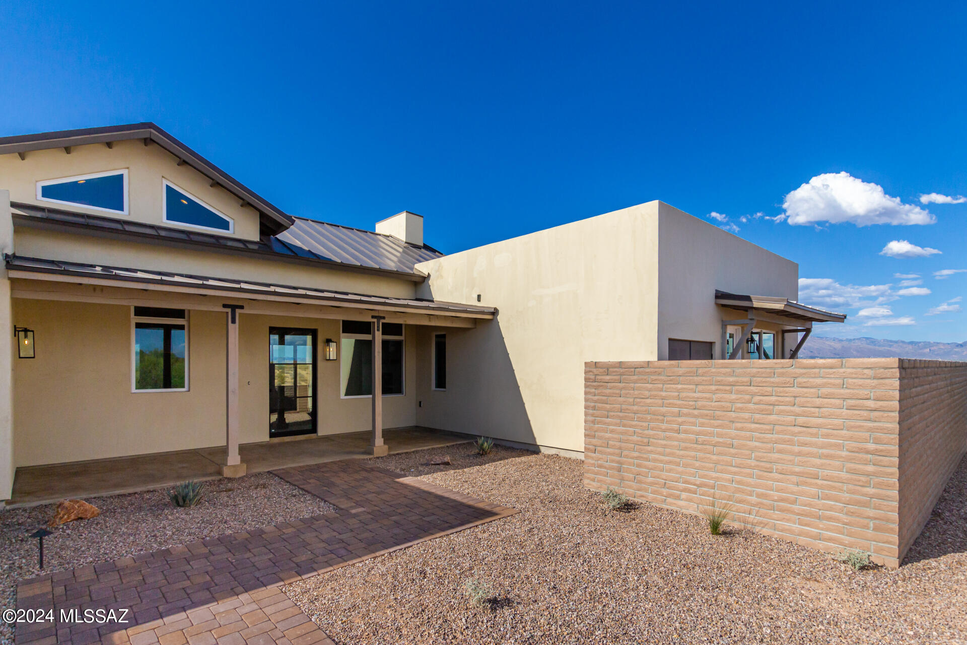 2759 W Black Cloud Court