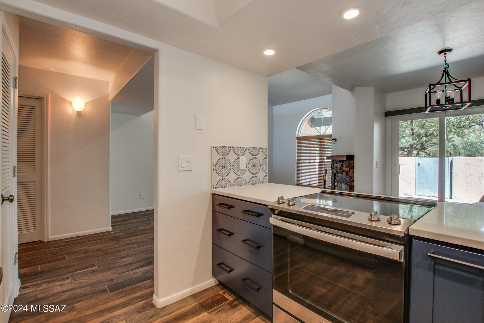7753 E Via Ventana Norte