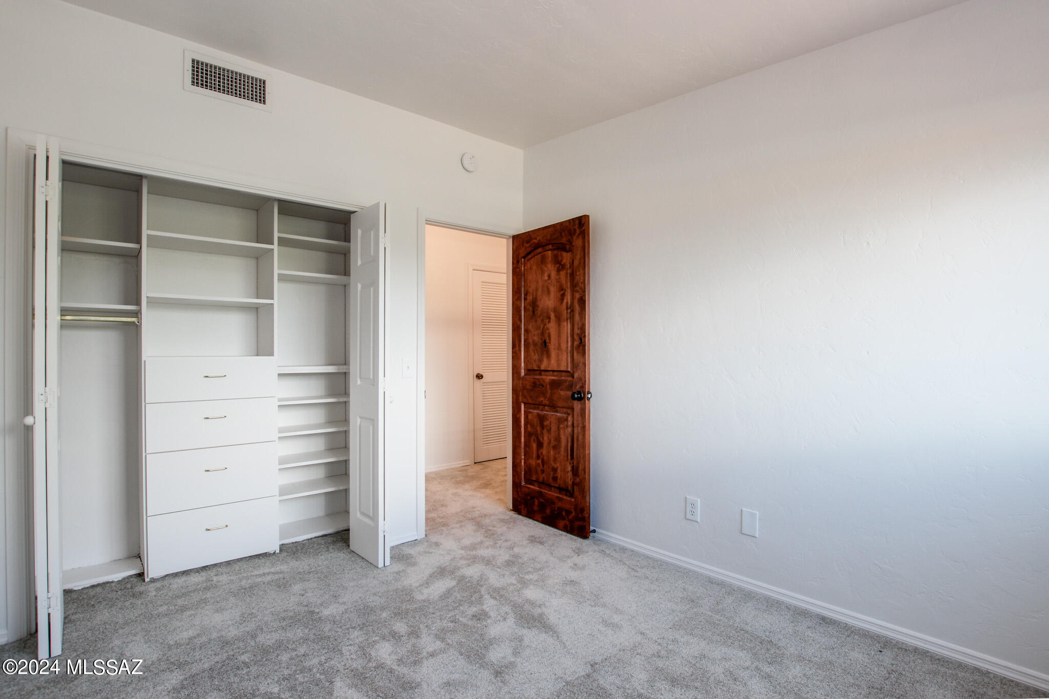 7753 E Via Ventana Norte