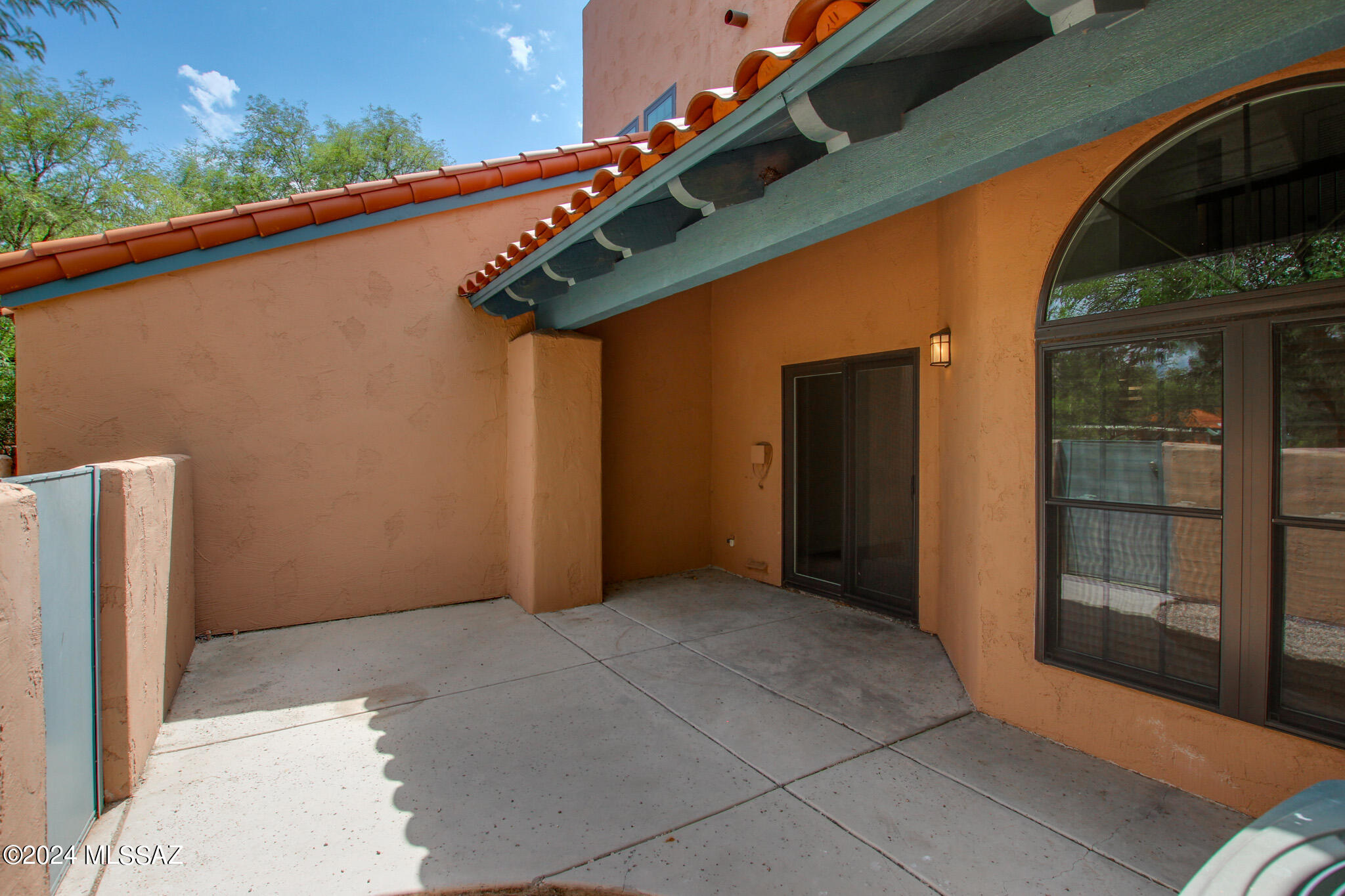 7753 E Via Ventana Norte