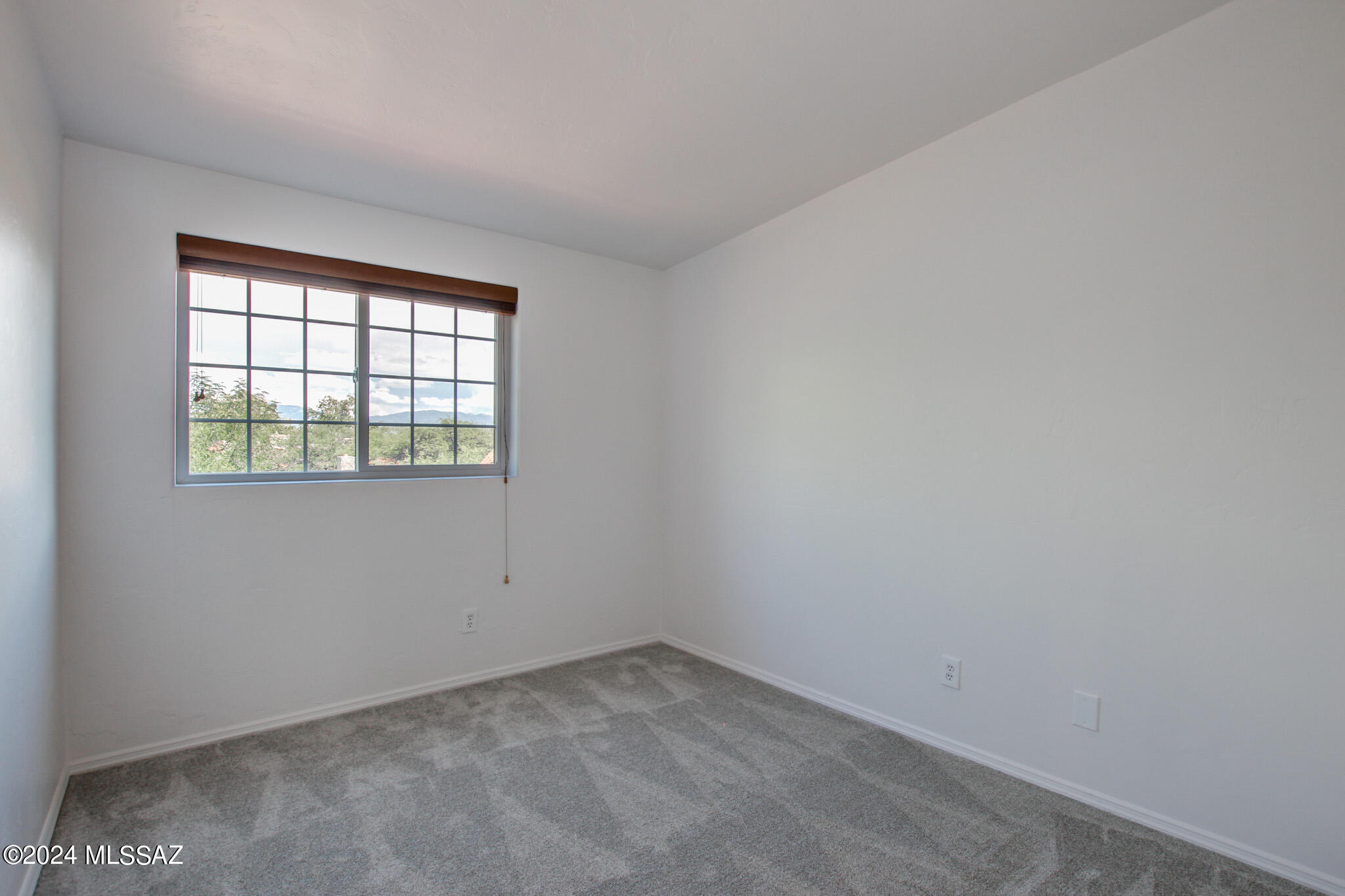 7753 E Via Ventana Norte