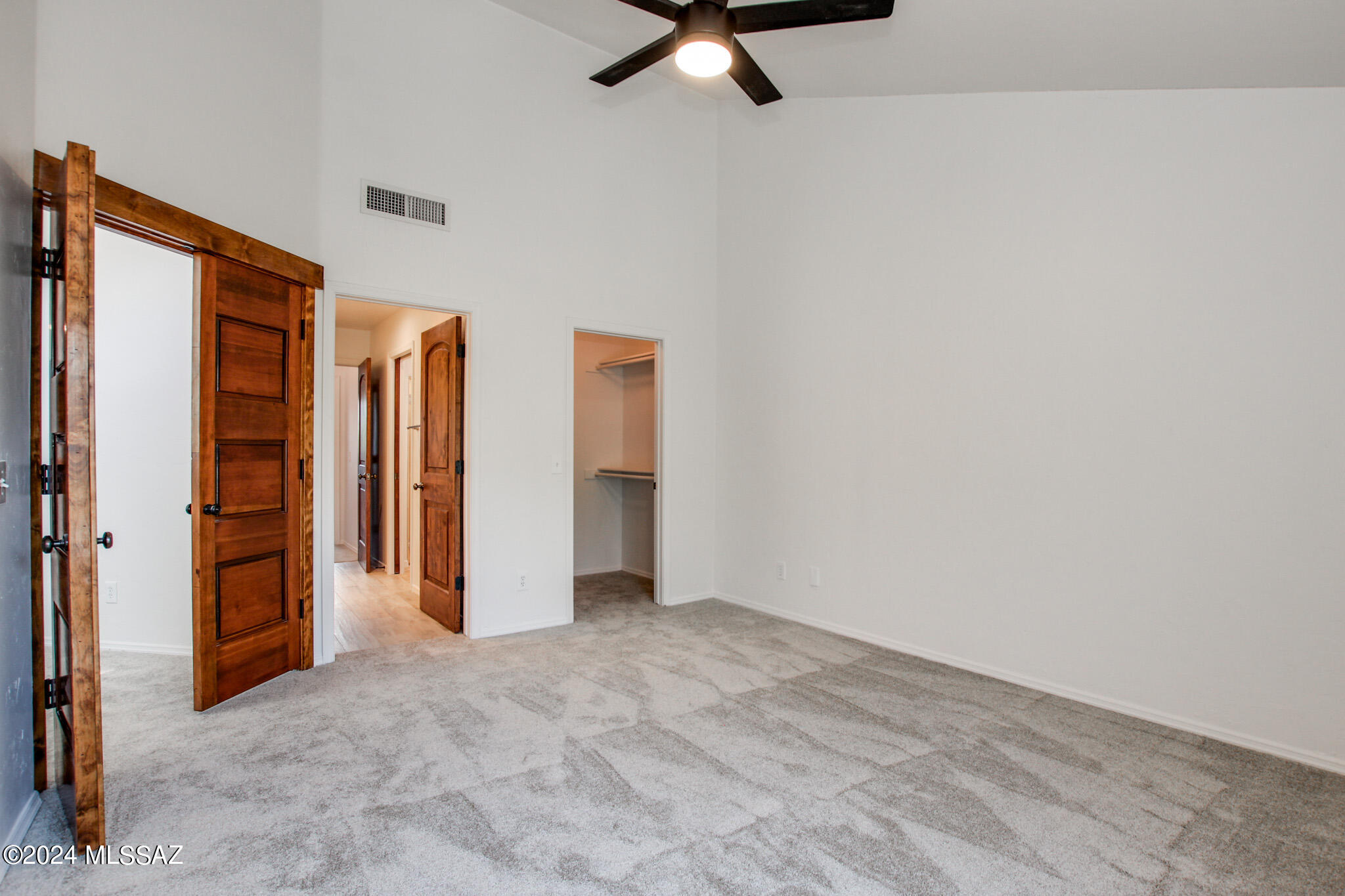 7753 E Via Ventana Norte