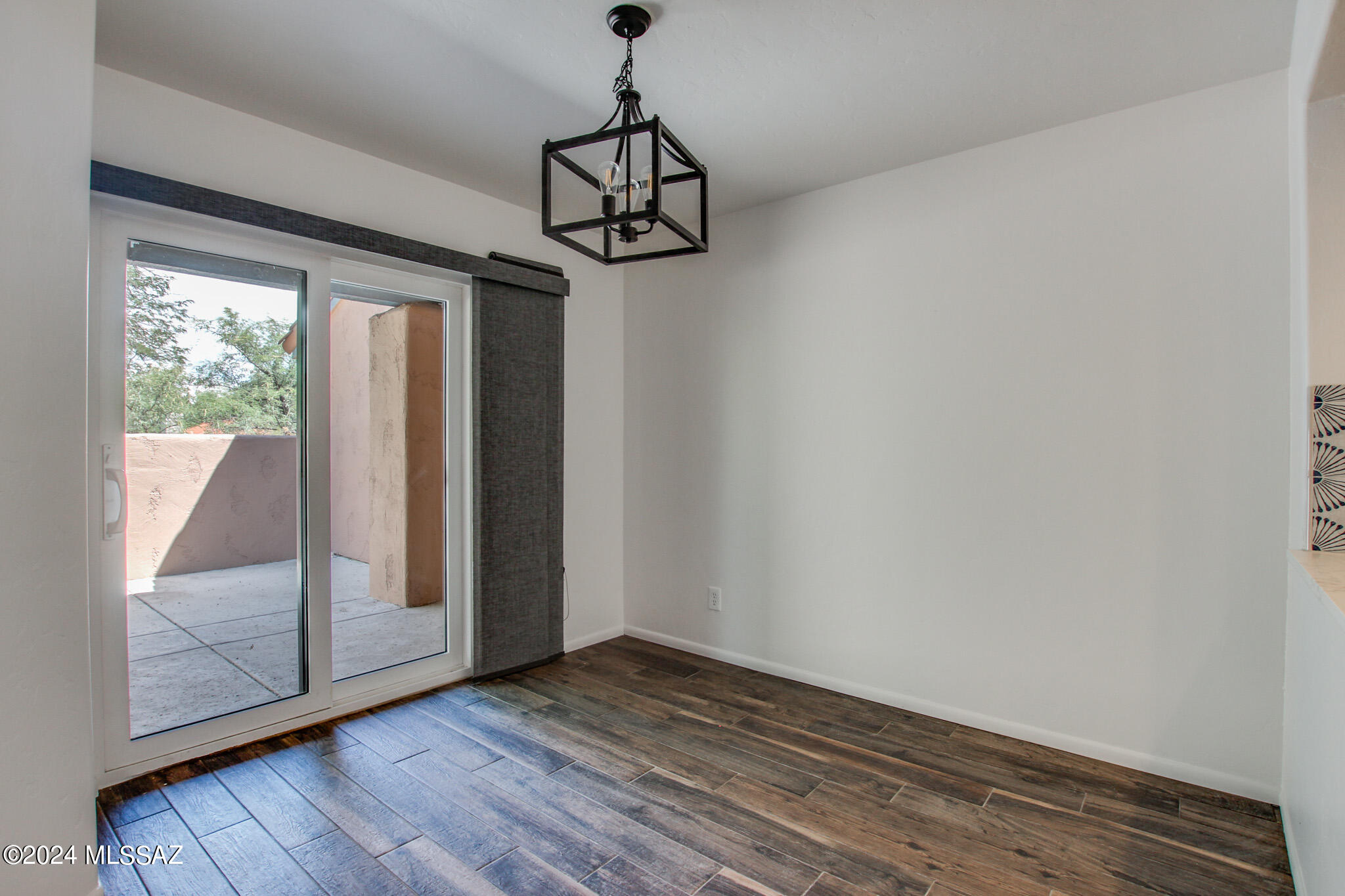 7753 E Via Ventana Norte