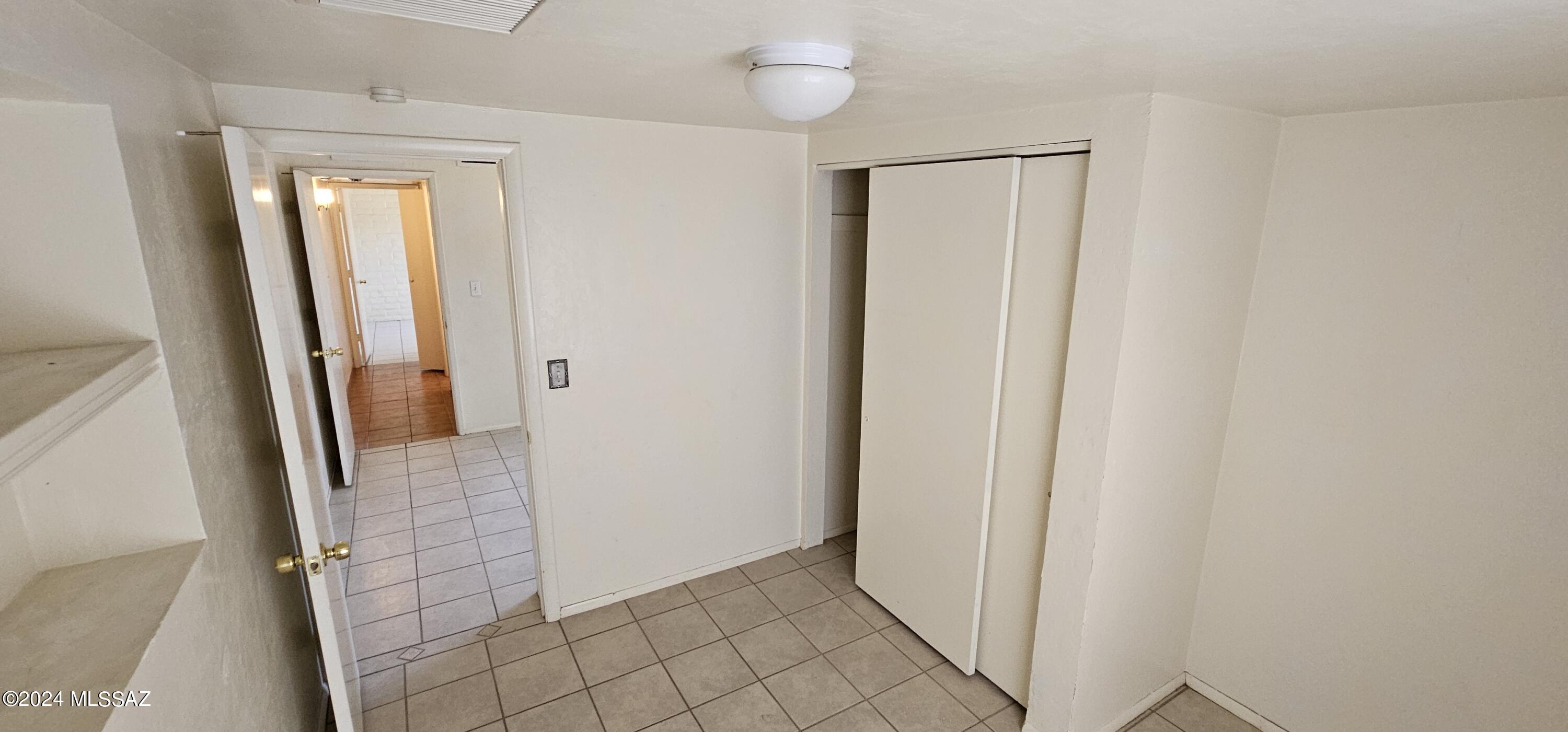 809 W Holladay Drive