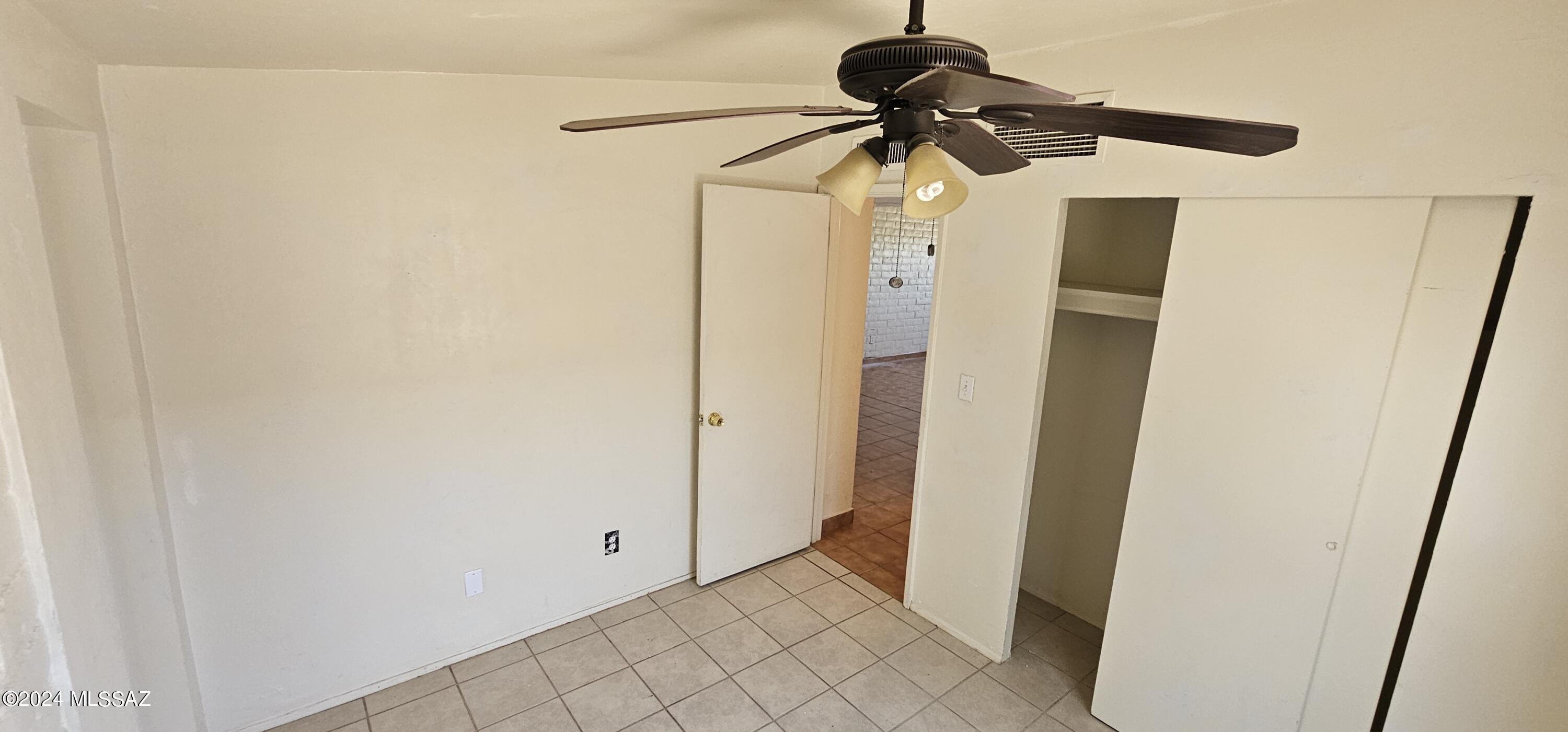 809 W Holladay Drive