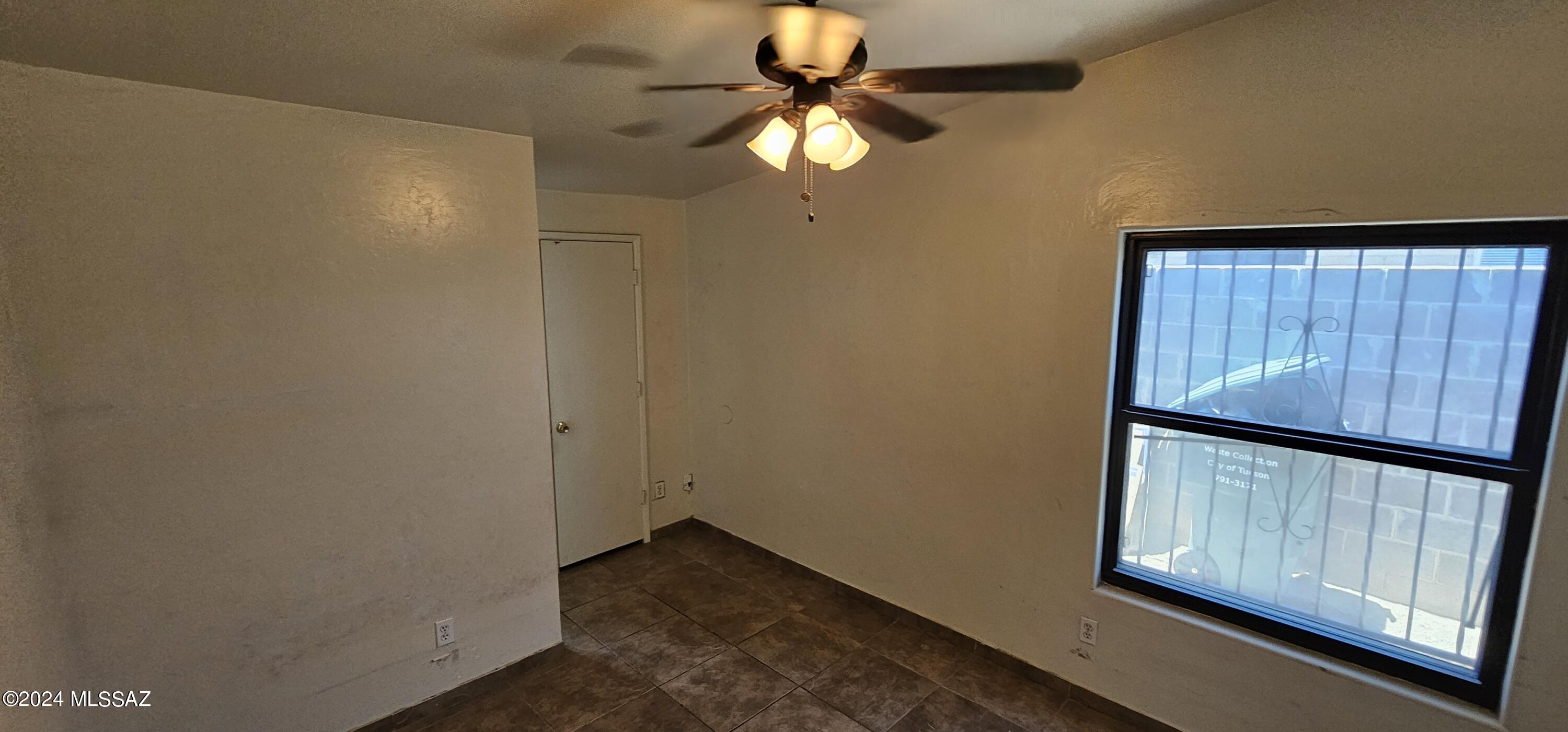809 W Holladay Drive