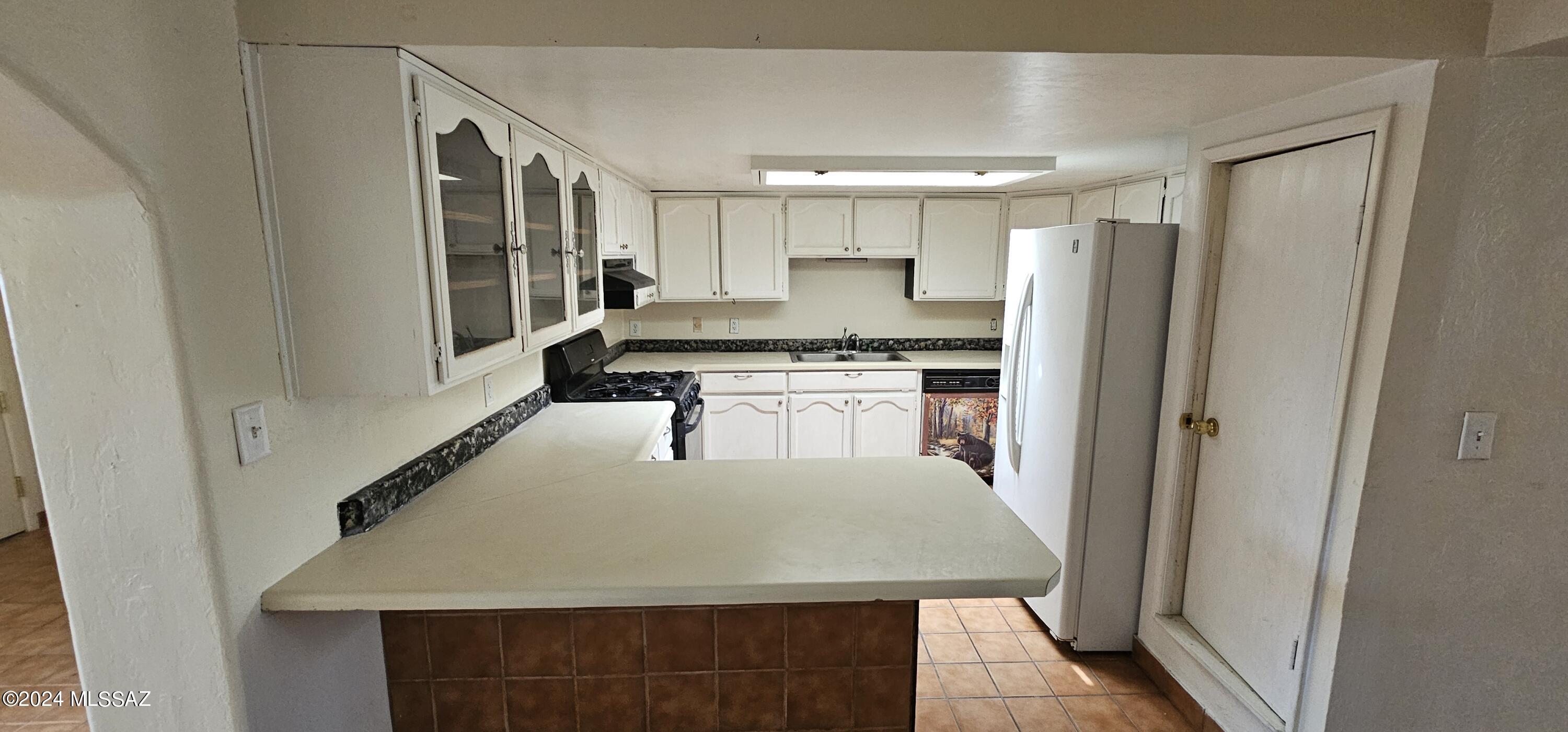 809 W Holladay Drive