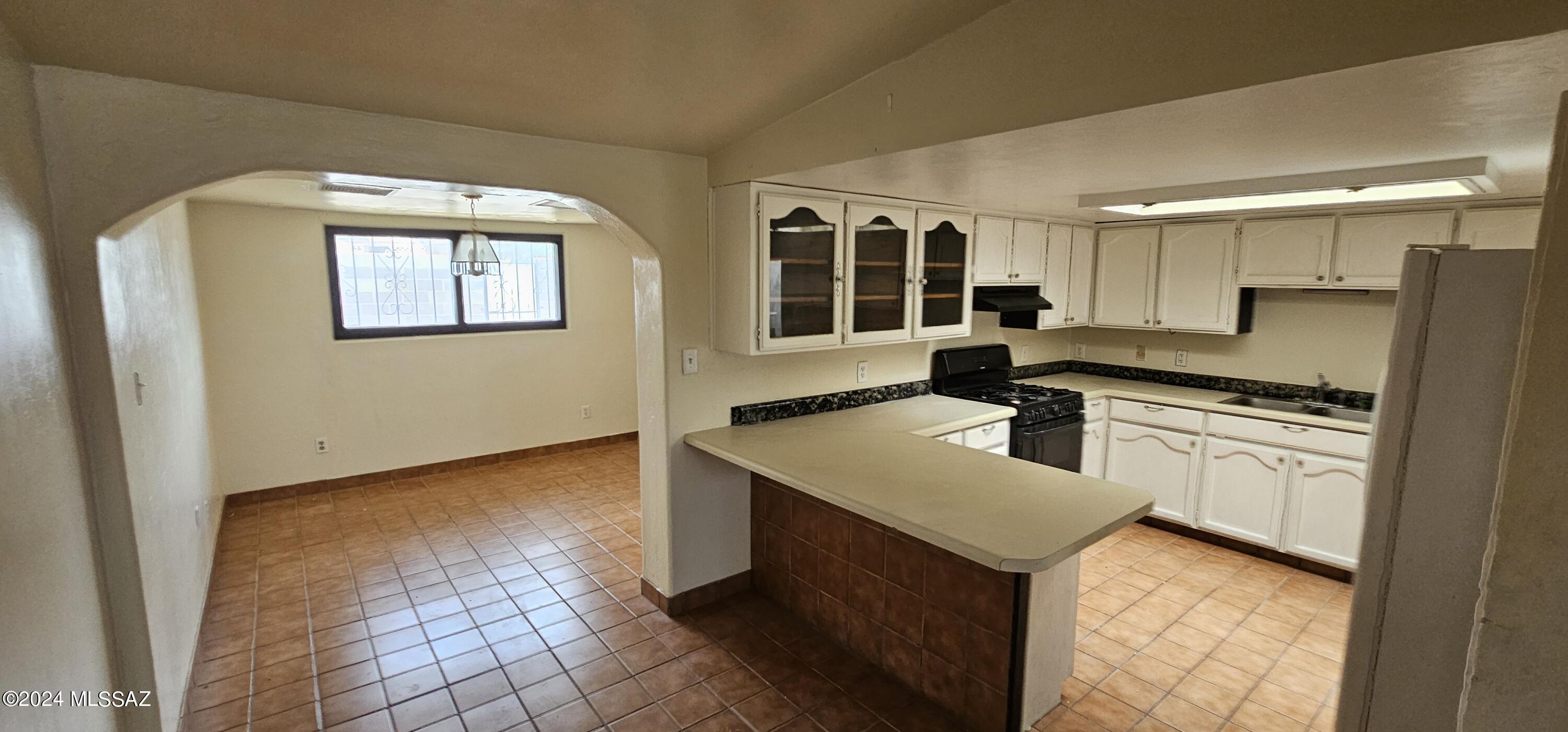 809 W Holladay Drive