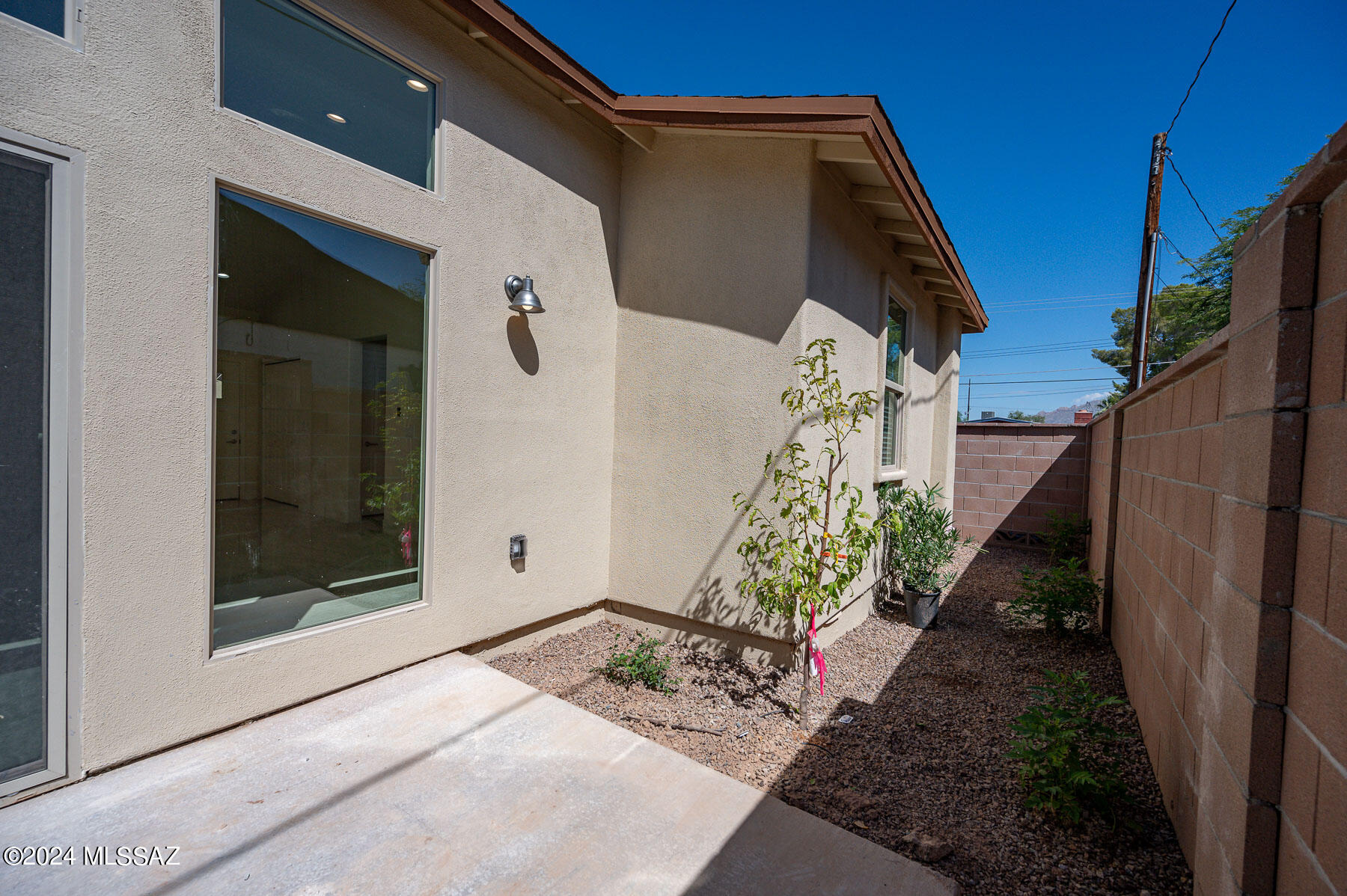 1620 E Hedrick Drive