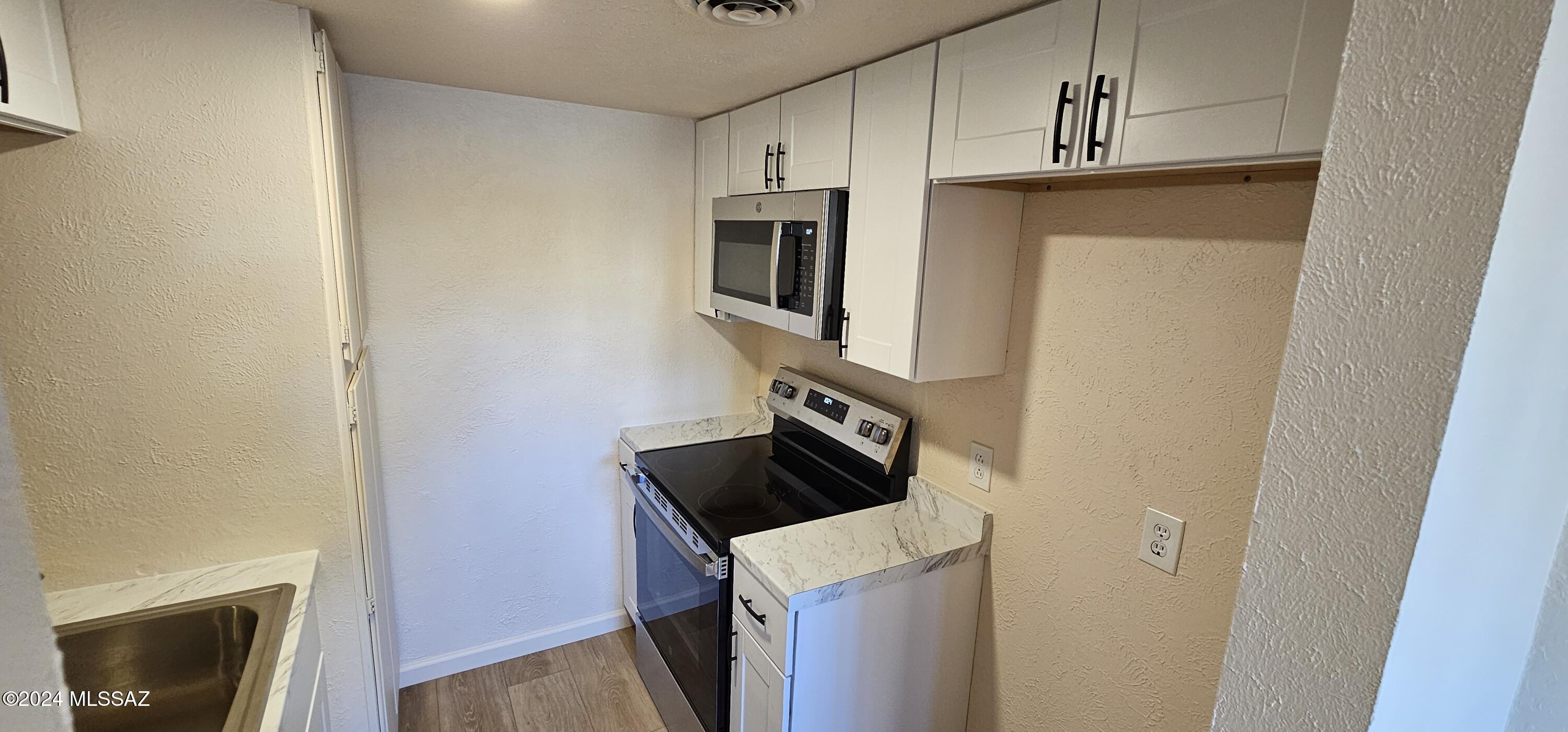 1620 N Wilmot Road Unit: Q199