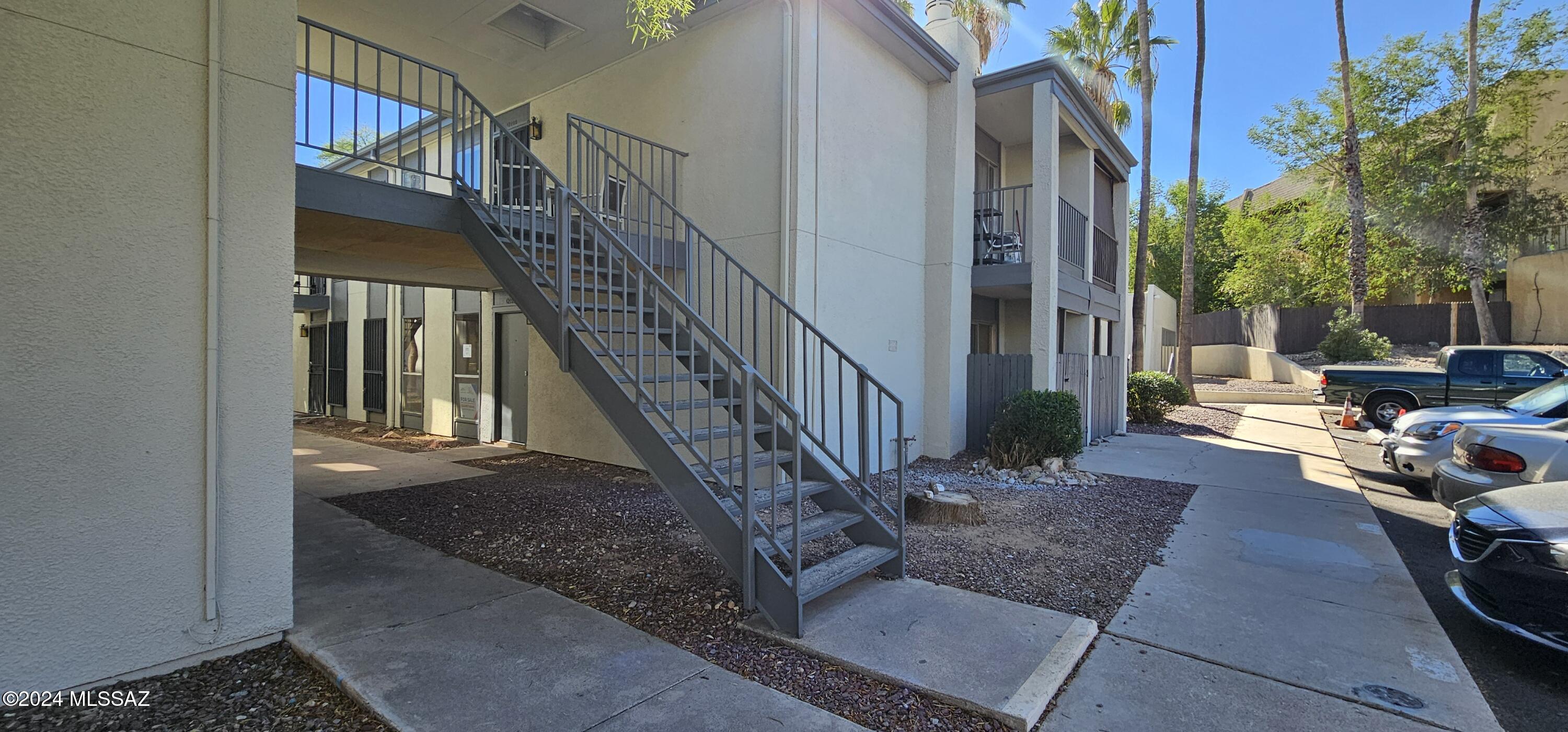 1620 N Wilmot Road Unit: Q199