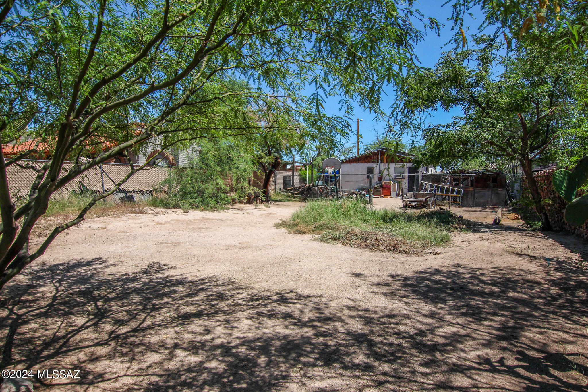 1138 N 13th Avenue Unit: 6
