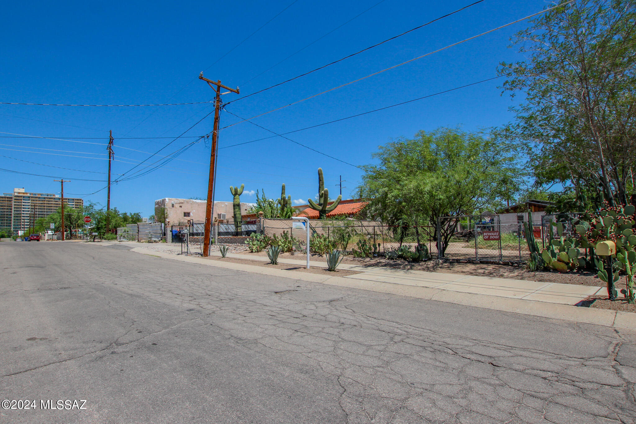 1138 N 13th Avenue Unit: 6