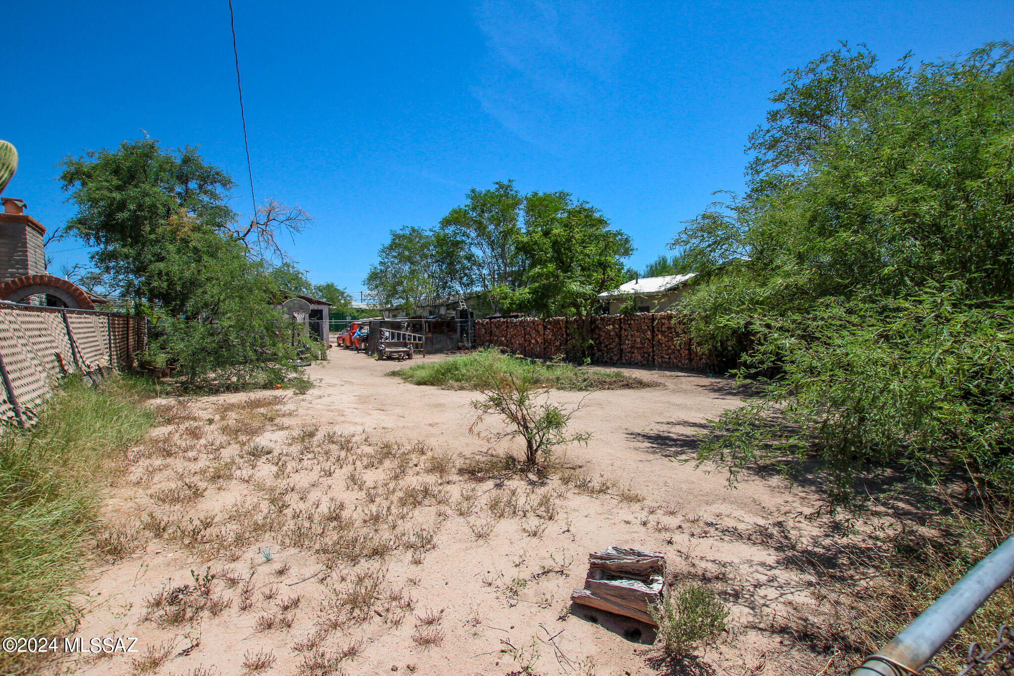1138 N 13th Avenue Unit: 6