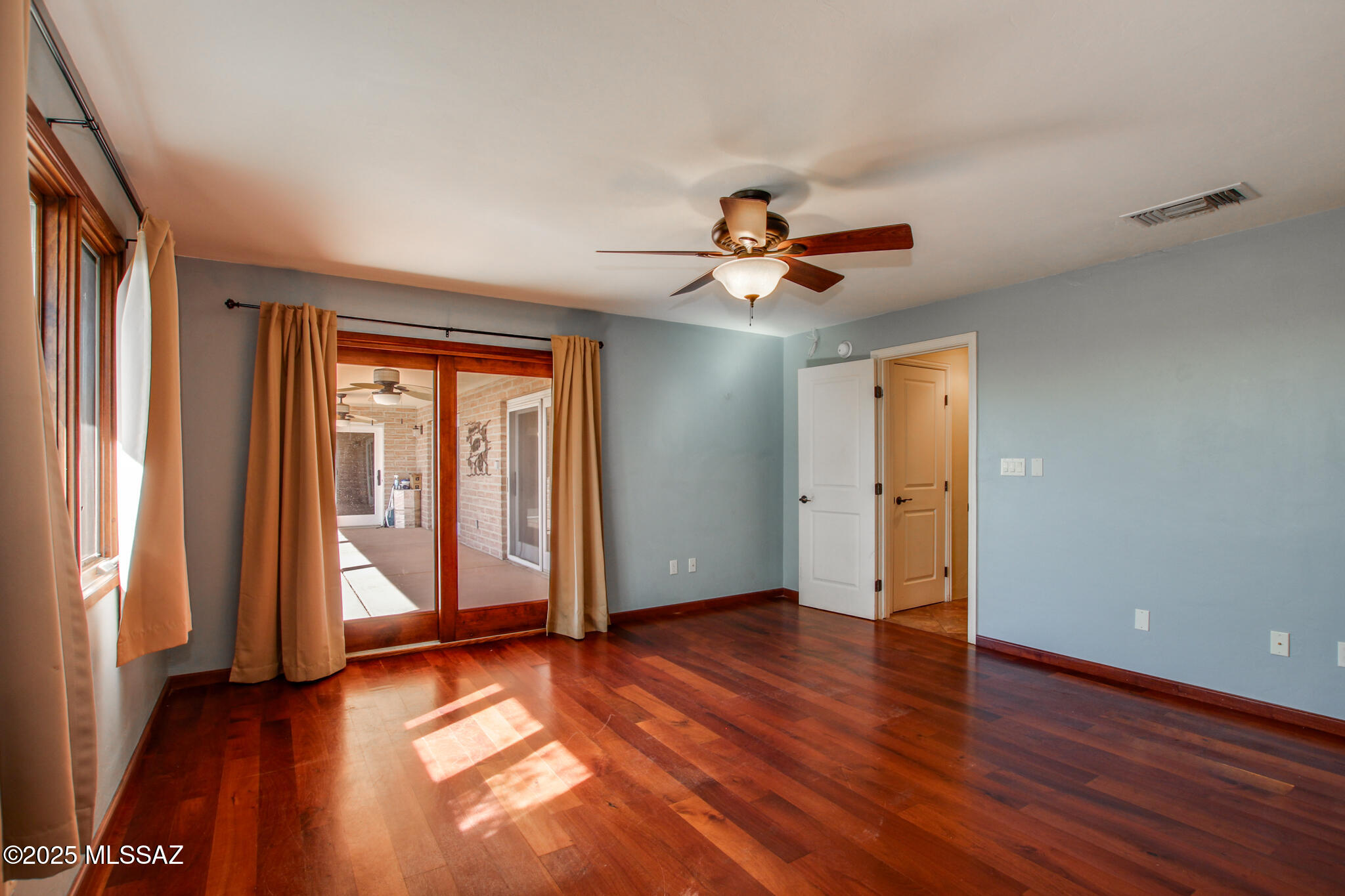 1632 E Calle El Cid